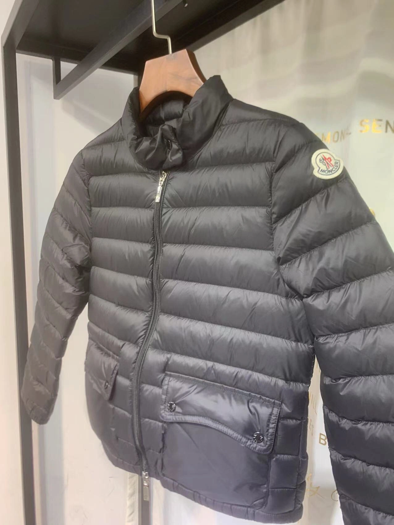 Moncler Down Jackets Durable 145935