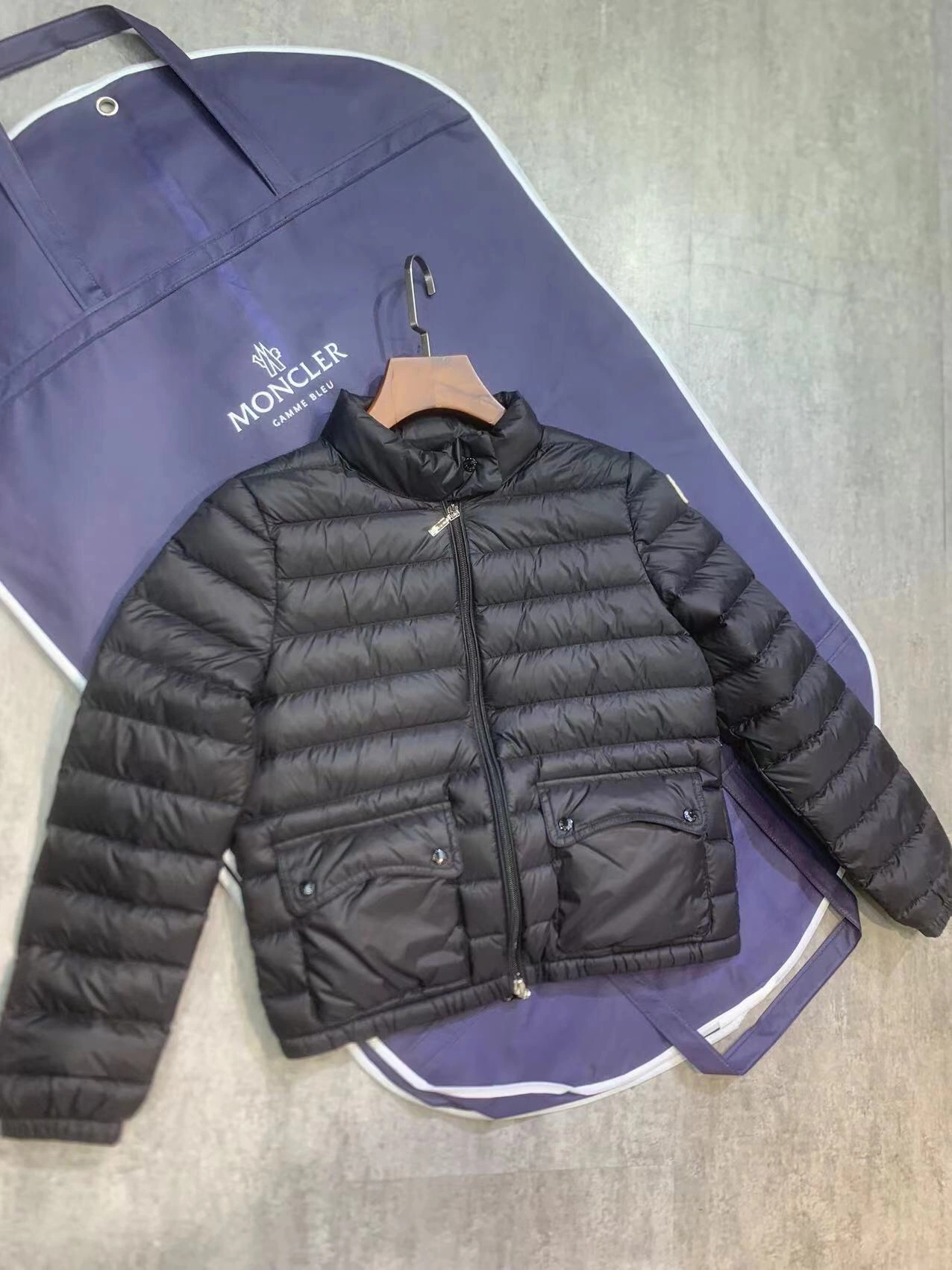 Moncler Down Jackets Durable 145935