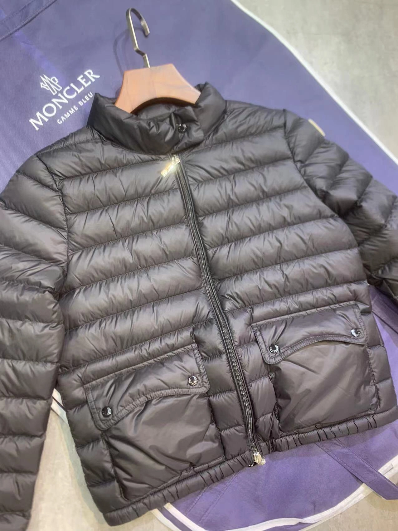 Moncler Down Jackets Durable 145935