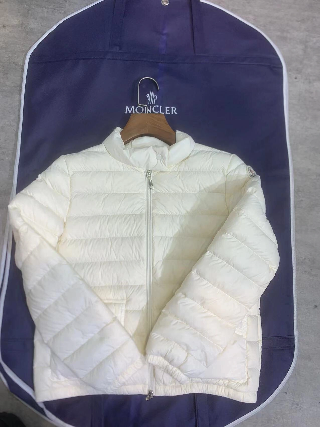 Modern Moncler Down Jackets 145934