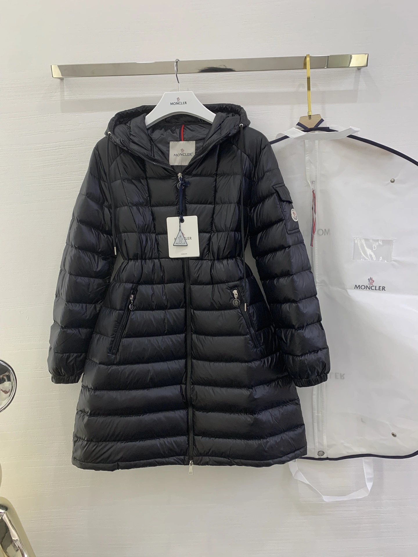 Moncler Down Jackets Compact 145925