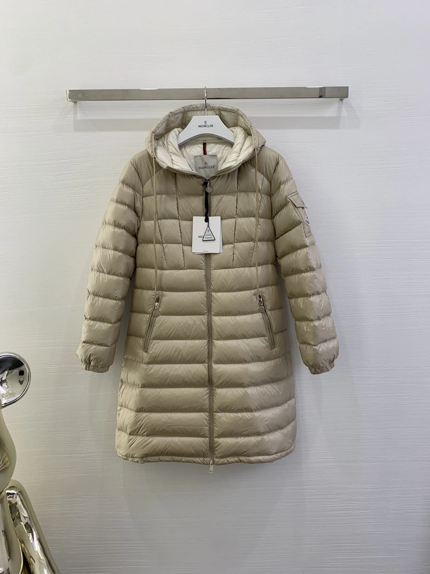 ModernLook Moncler Down Jackets 145918