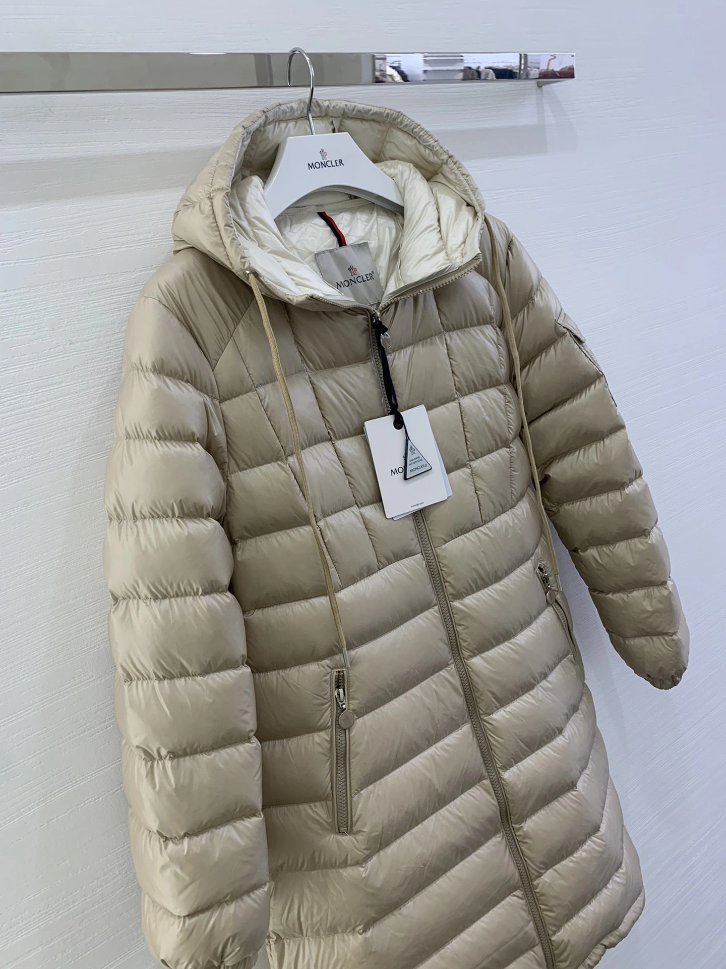 ModernLook Moncler Down Jackets 145918