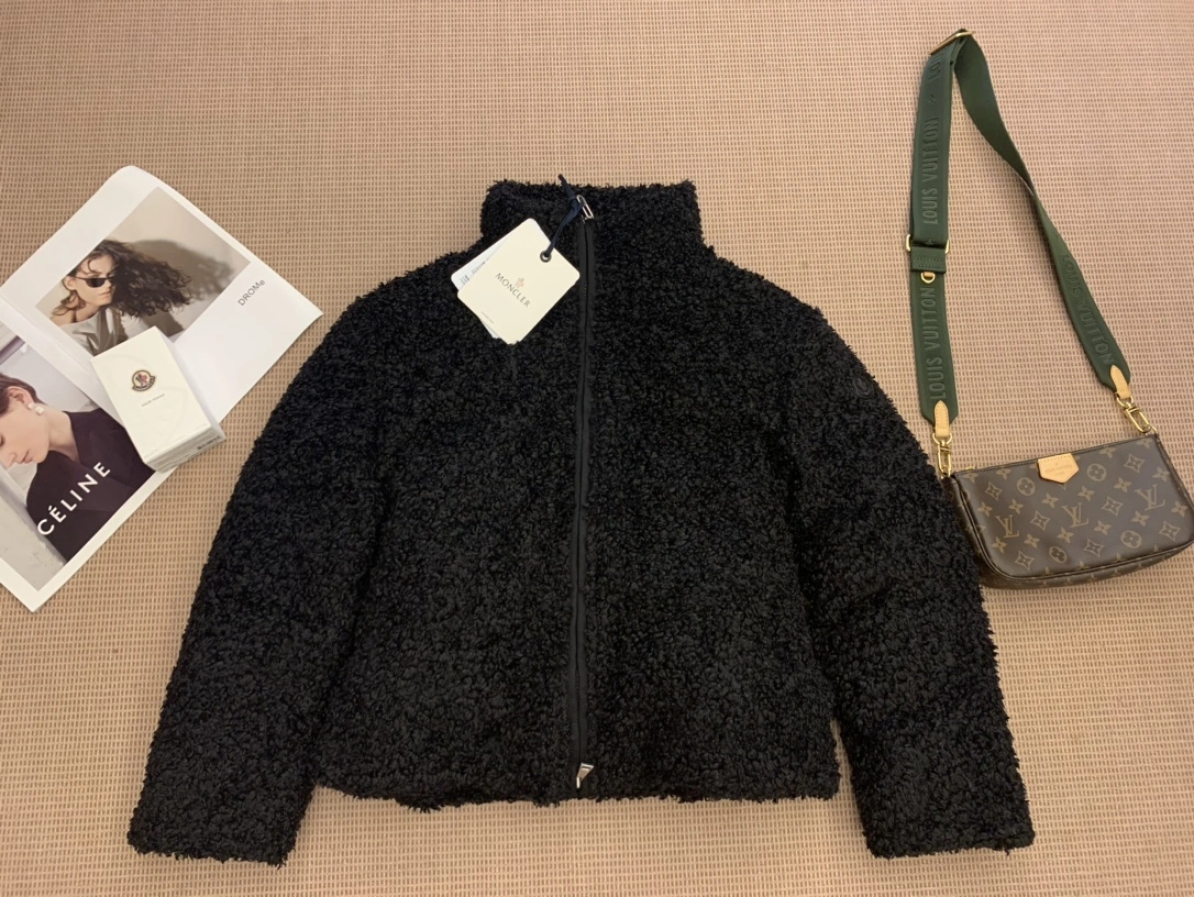 TechFriendly Moncler Down Jackets 145907