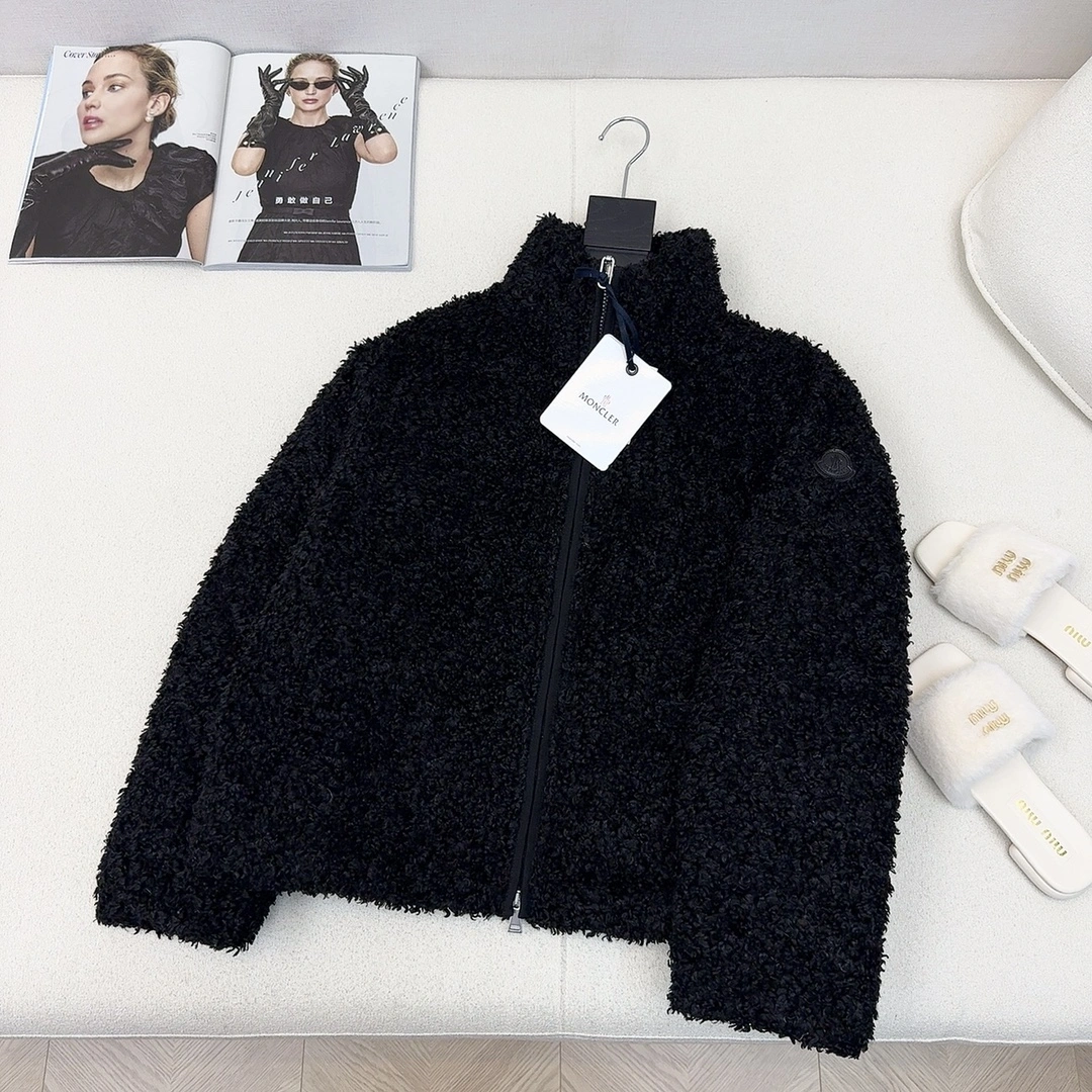 Flexible Moncler Down Jackets 145917