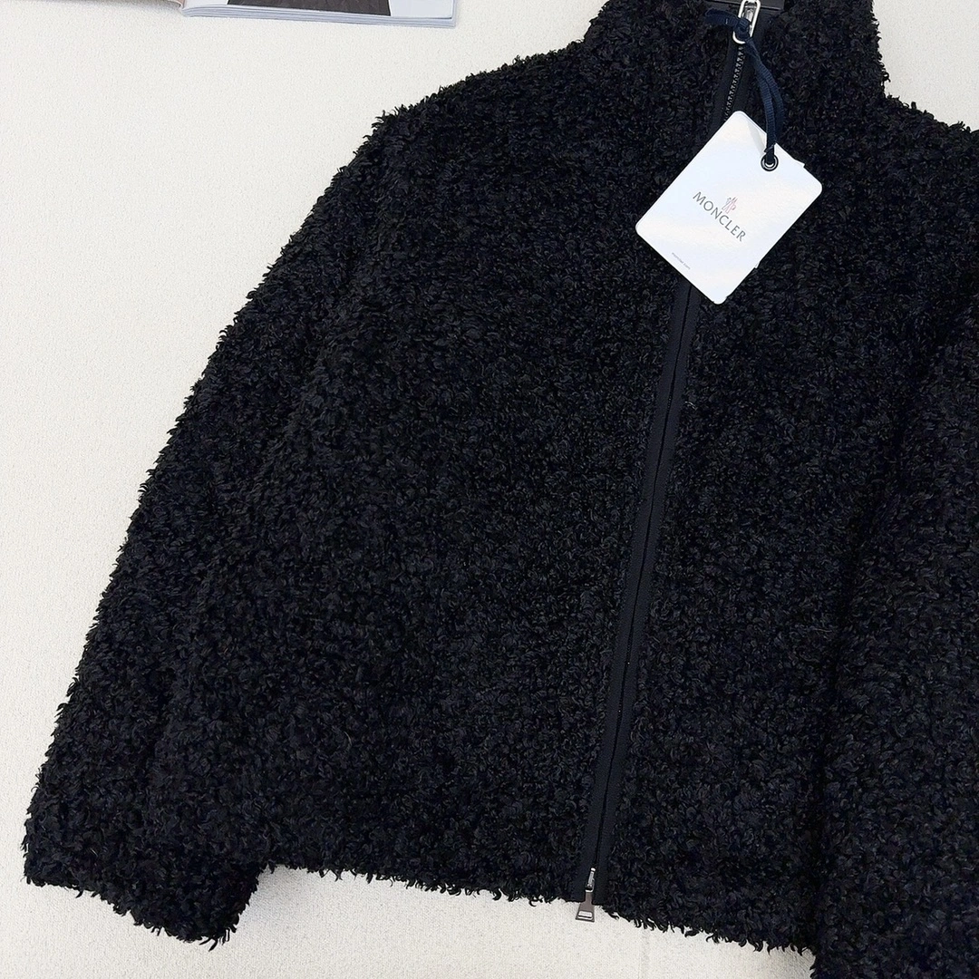 Flexible Moncler Down Jackets 145917