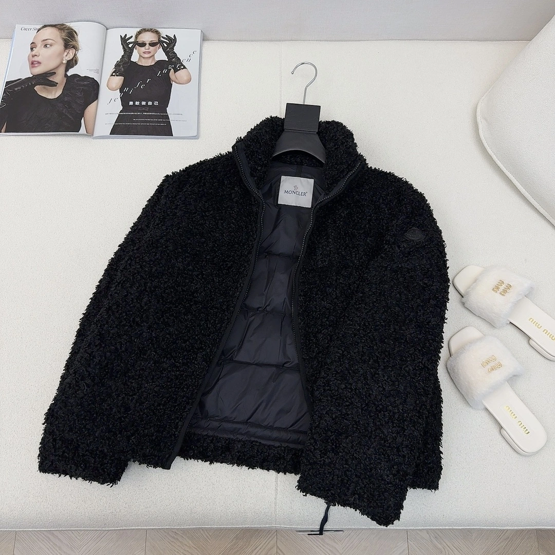 Flexible Moncler Down Jackets 145917