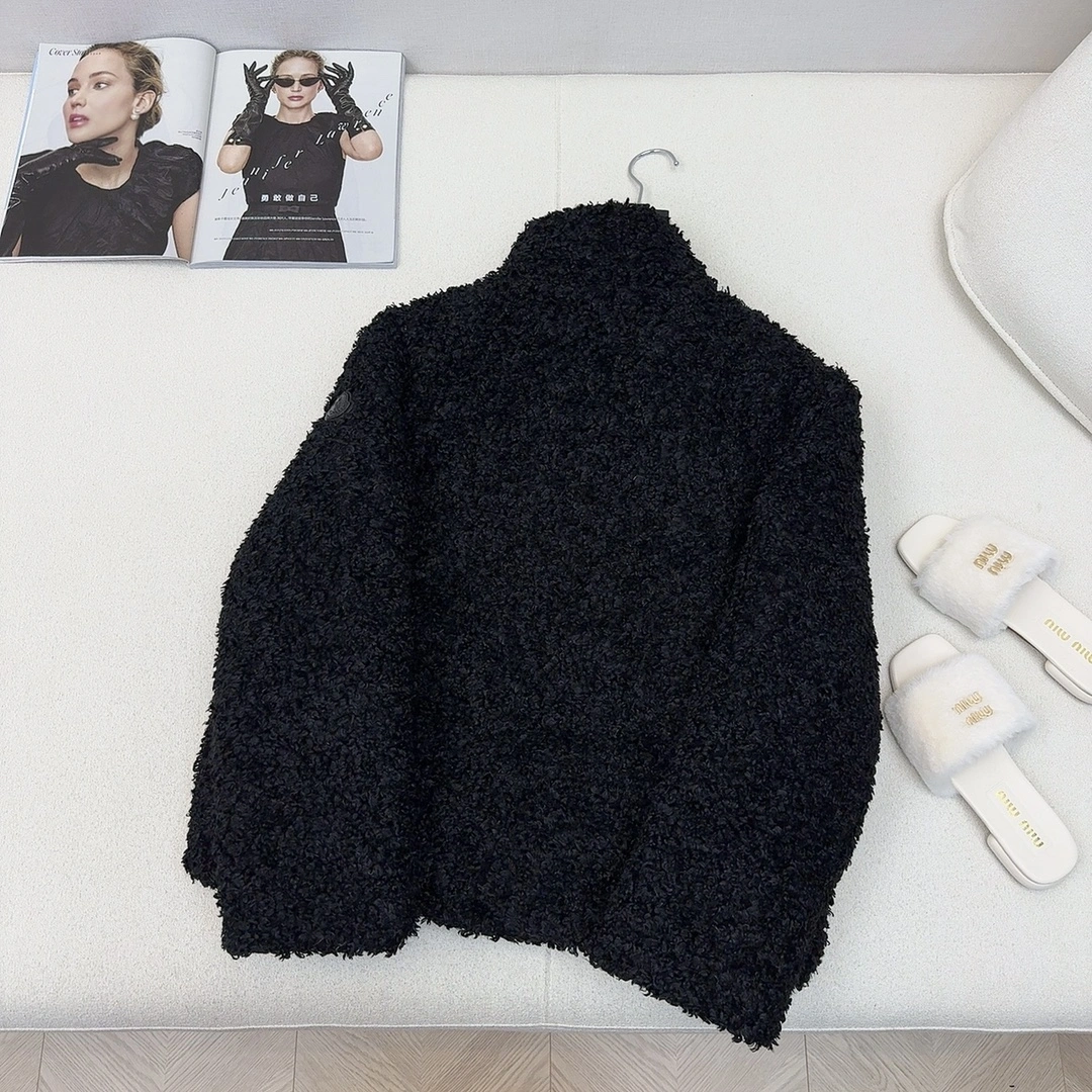 Flexible Moncler Down Jackets 145917