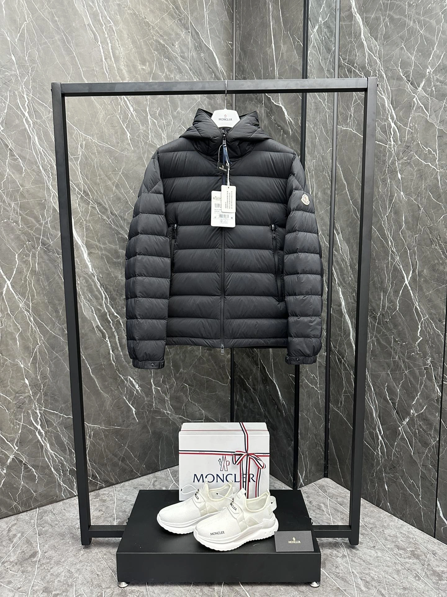 WellDesigned Moncler Down Jackets 145916