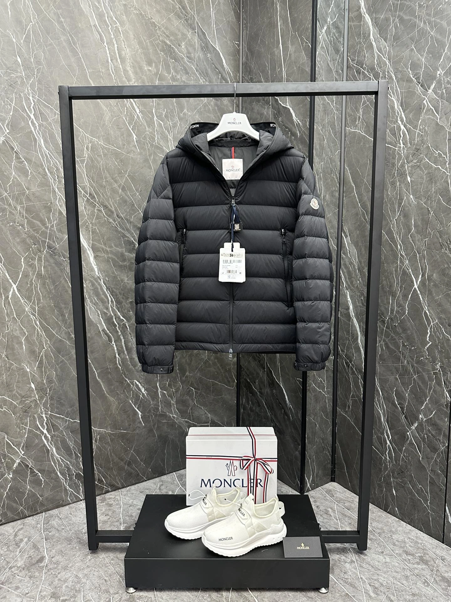 WellDesigned Moncler Down Jackets 145916
