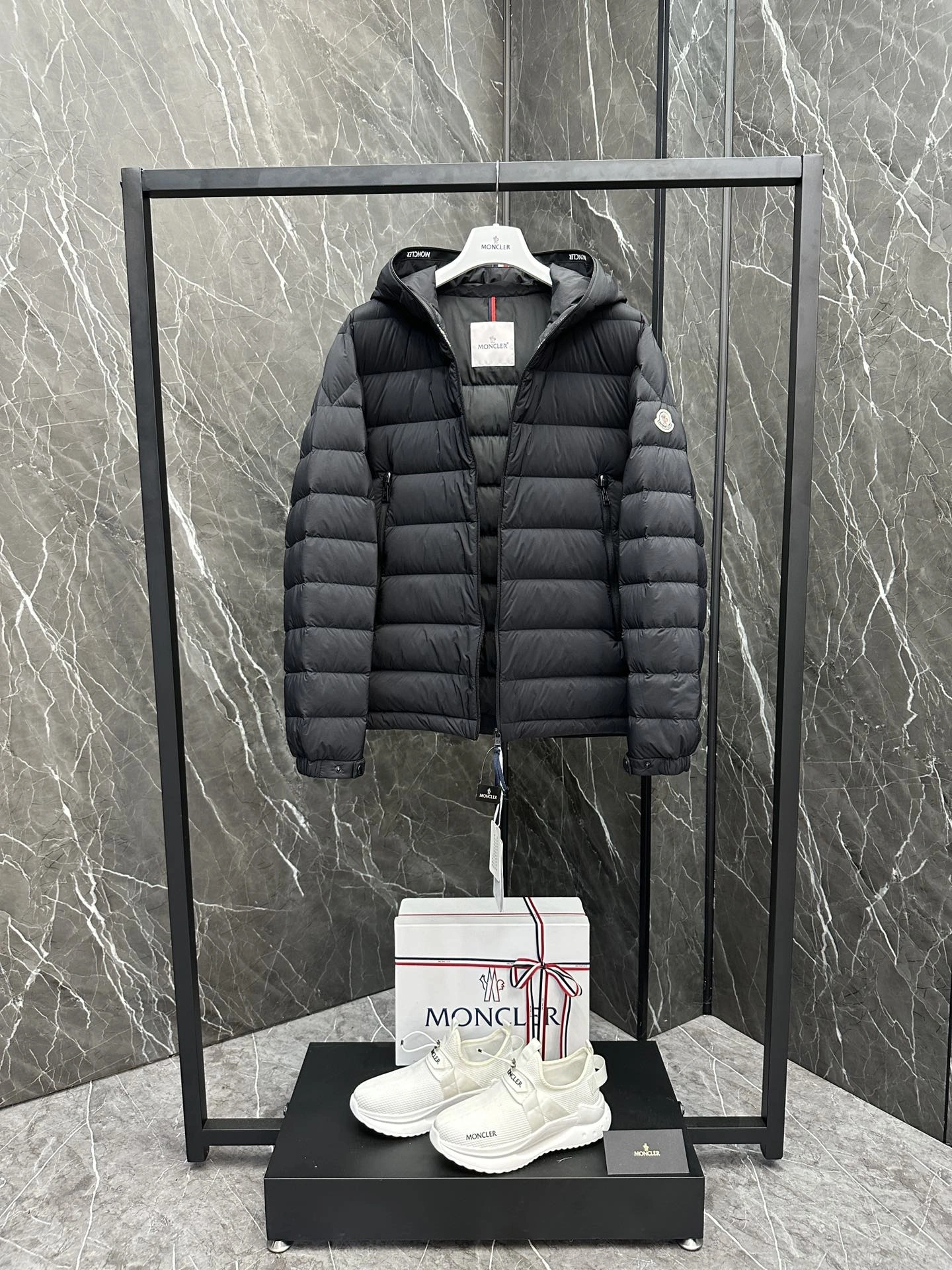 WellDesigned Moncler Down Jackets 145916