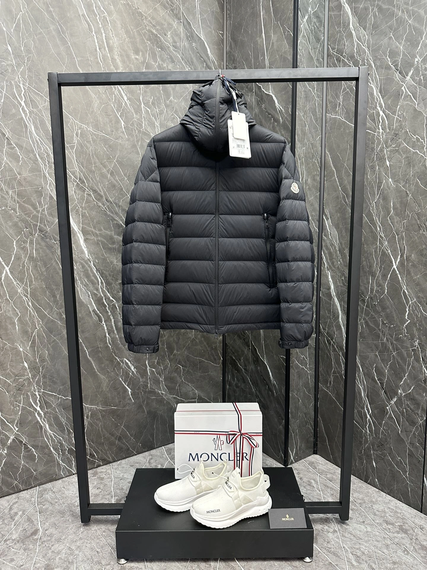 WellDesigned Moncler Down Jackets 145916