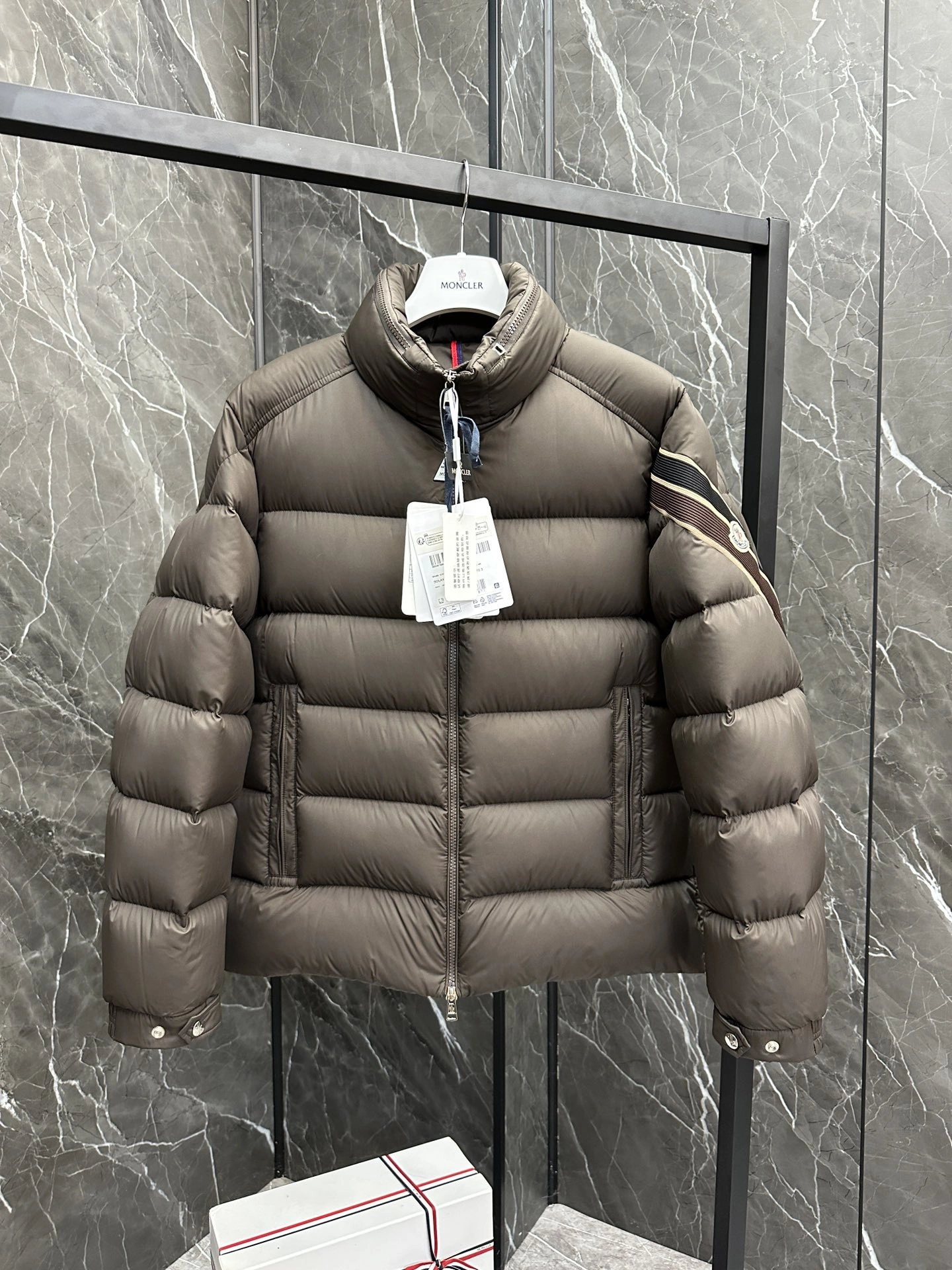 TechFriendly Moncler Down Jackets 145911