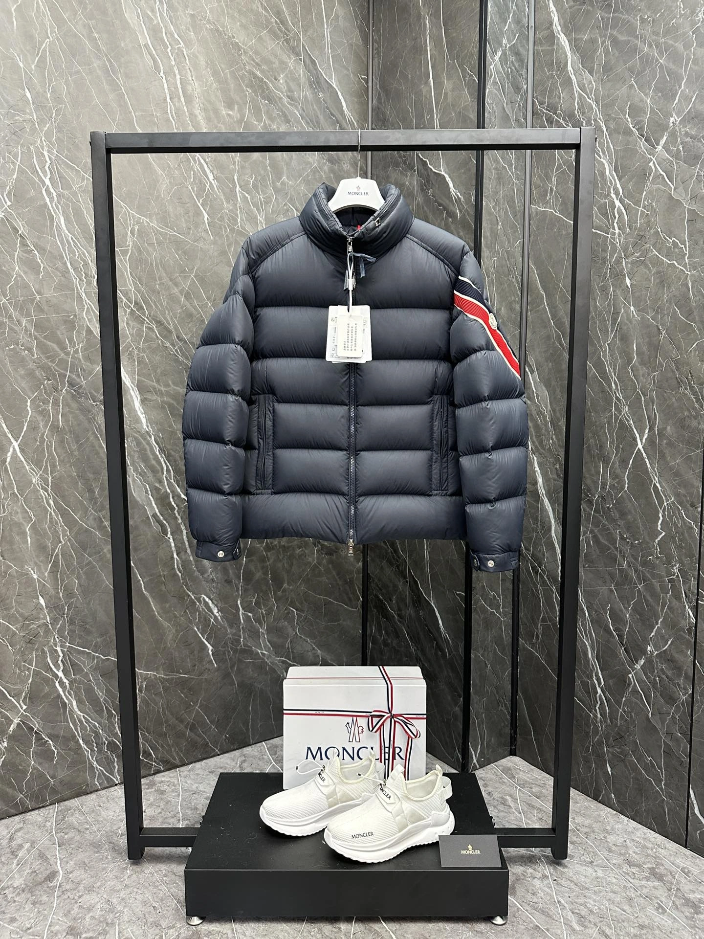 Stylish Moncler Down Jackets 145924