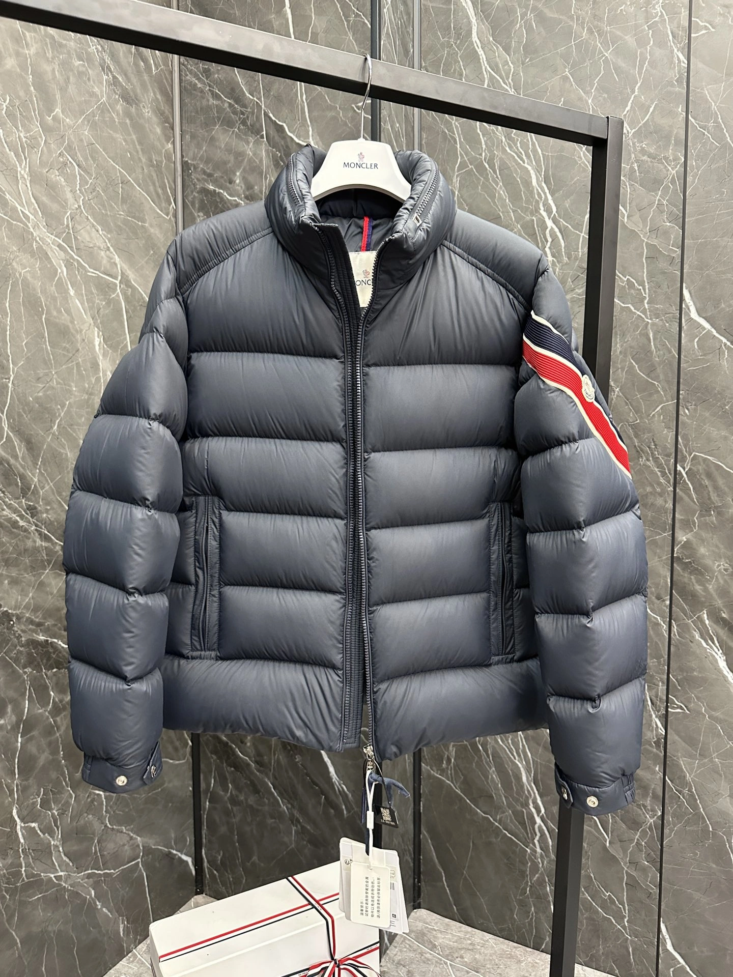 Stylish Moncler Down Jackets 145924