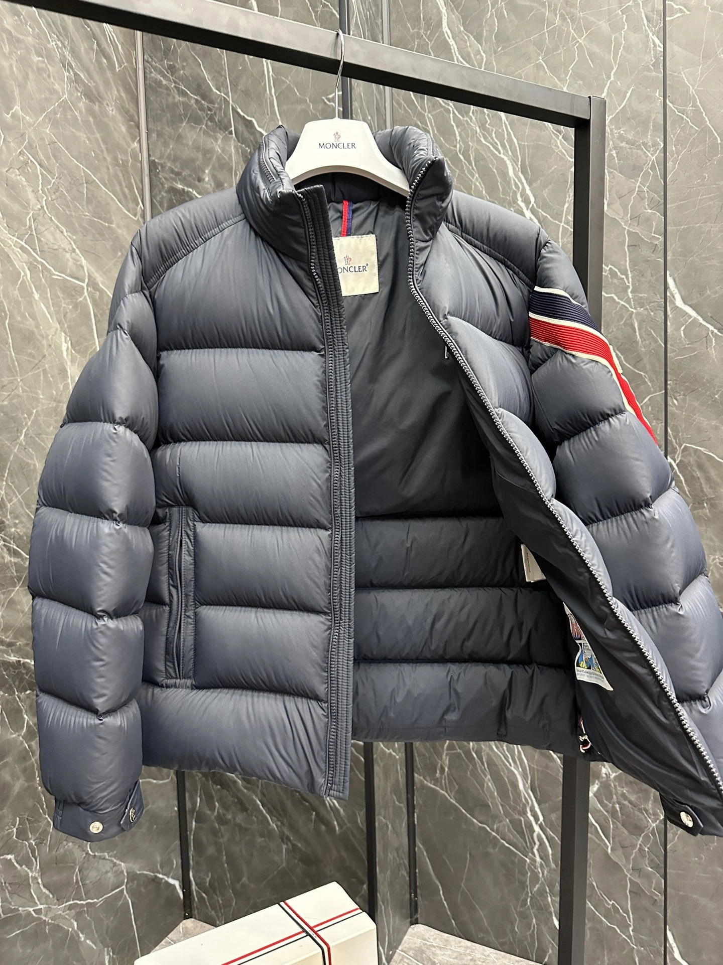 Stylish Moncler Down Jackets 145924