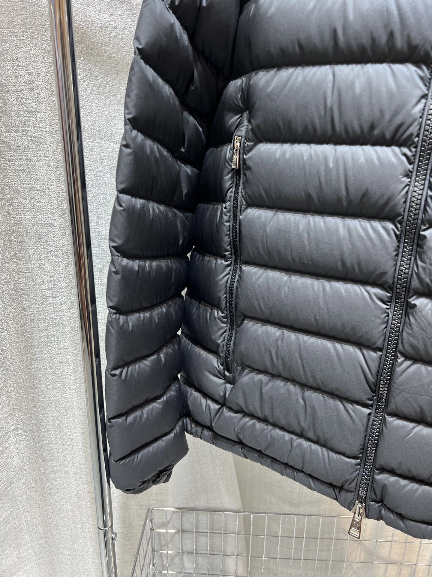 Durable Moncler Down Jackets 145906