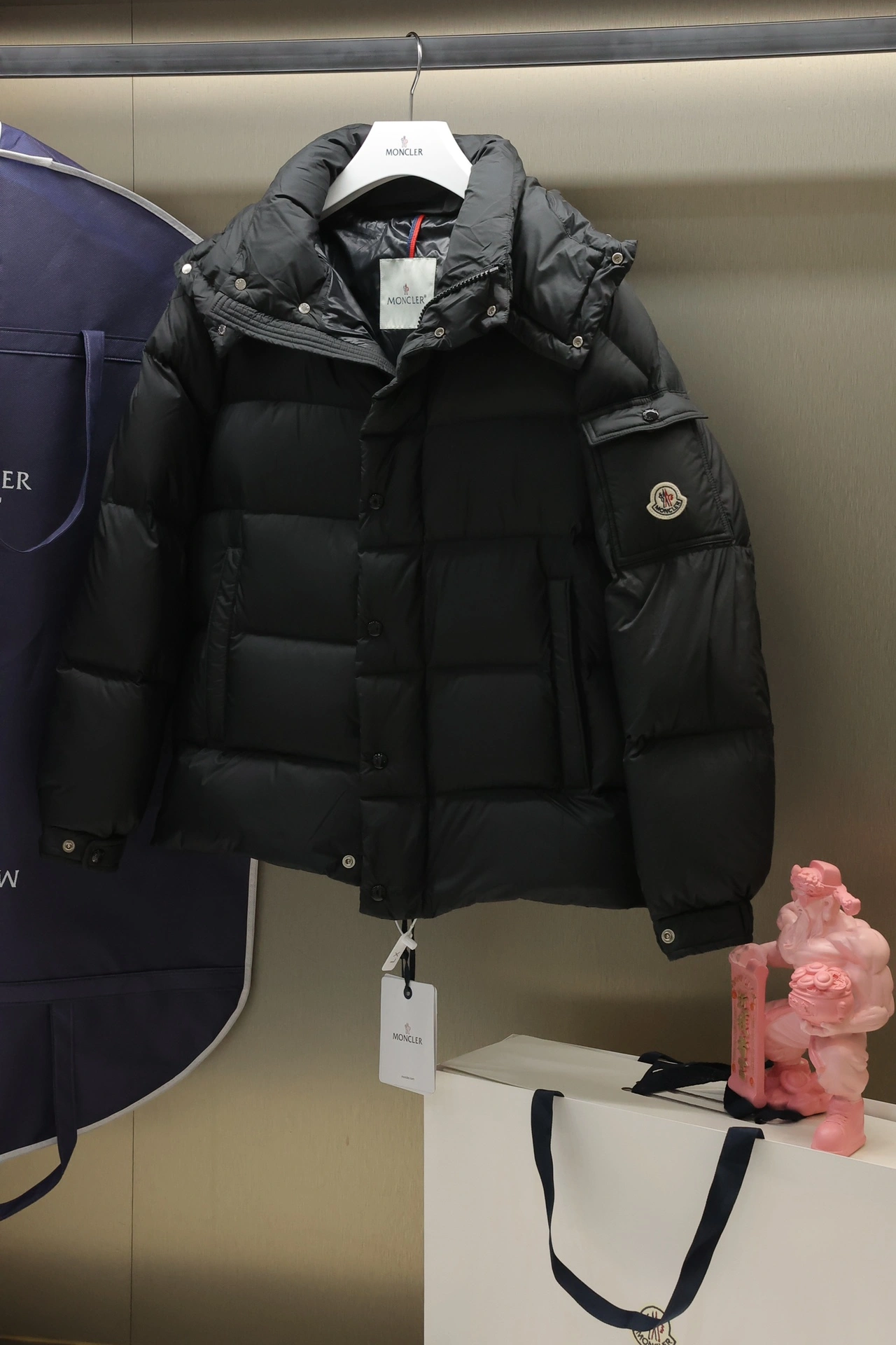 Moncler Down Jackets Classic 145902