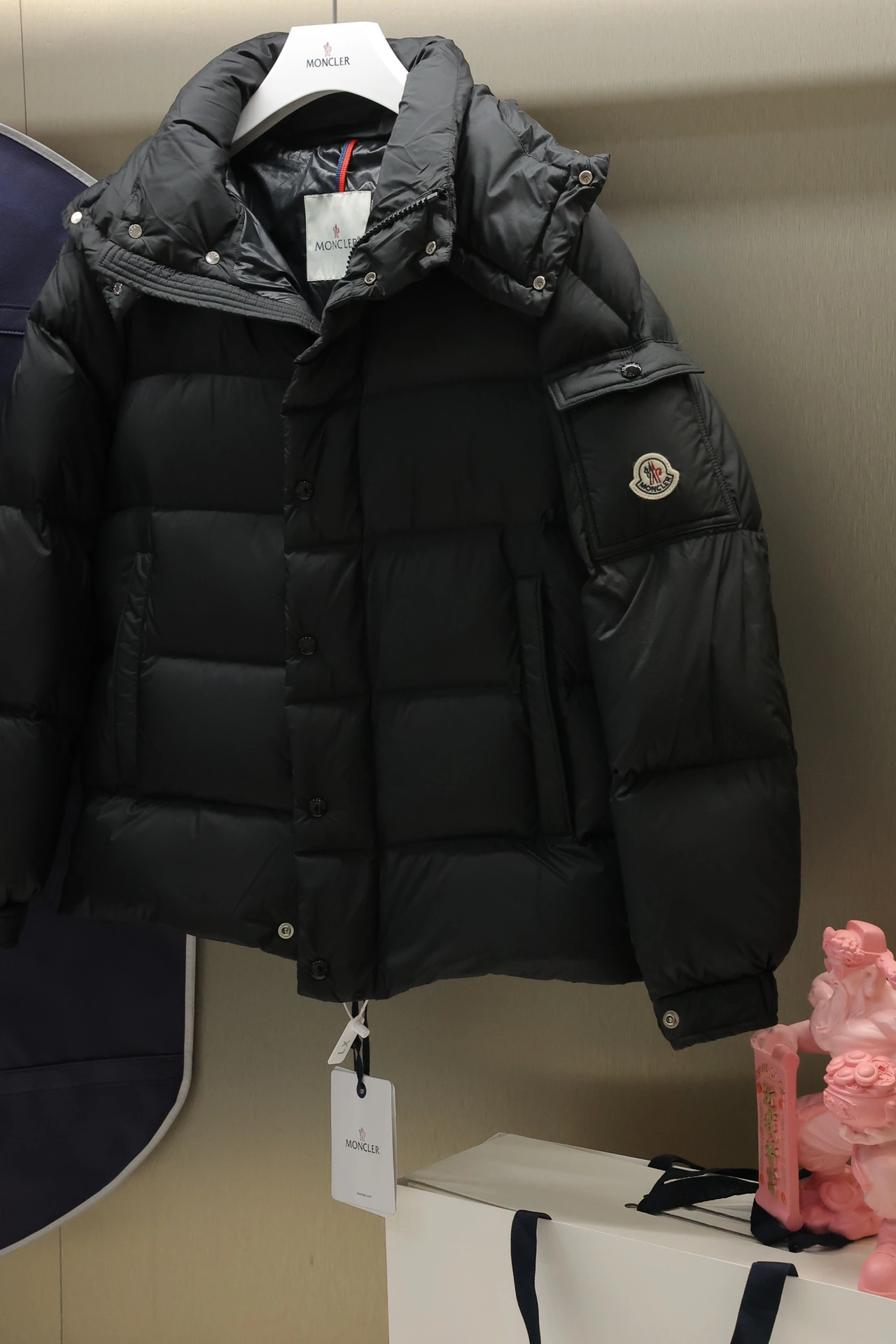 Moncler Down Jackets Classic 145902