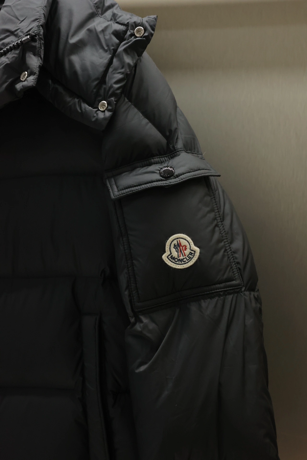 Moncler Down Jackets Classic 145902