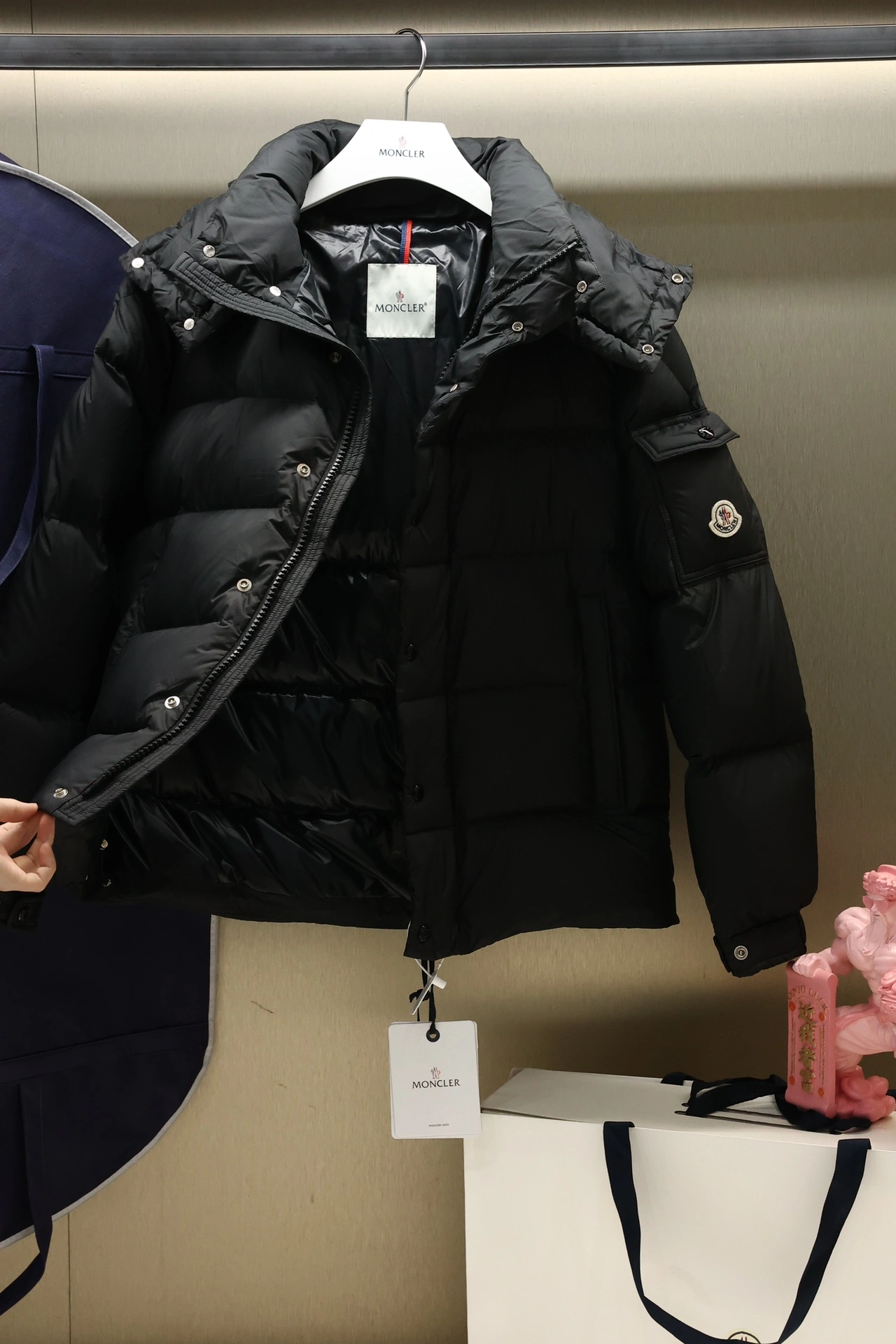 Moncler Down Jackets Classic 145902
