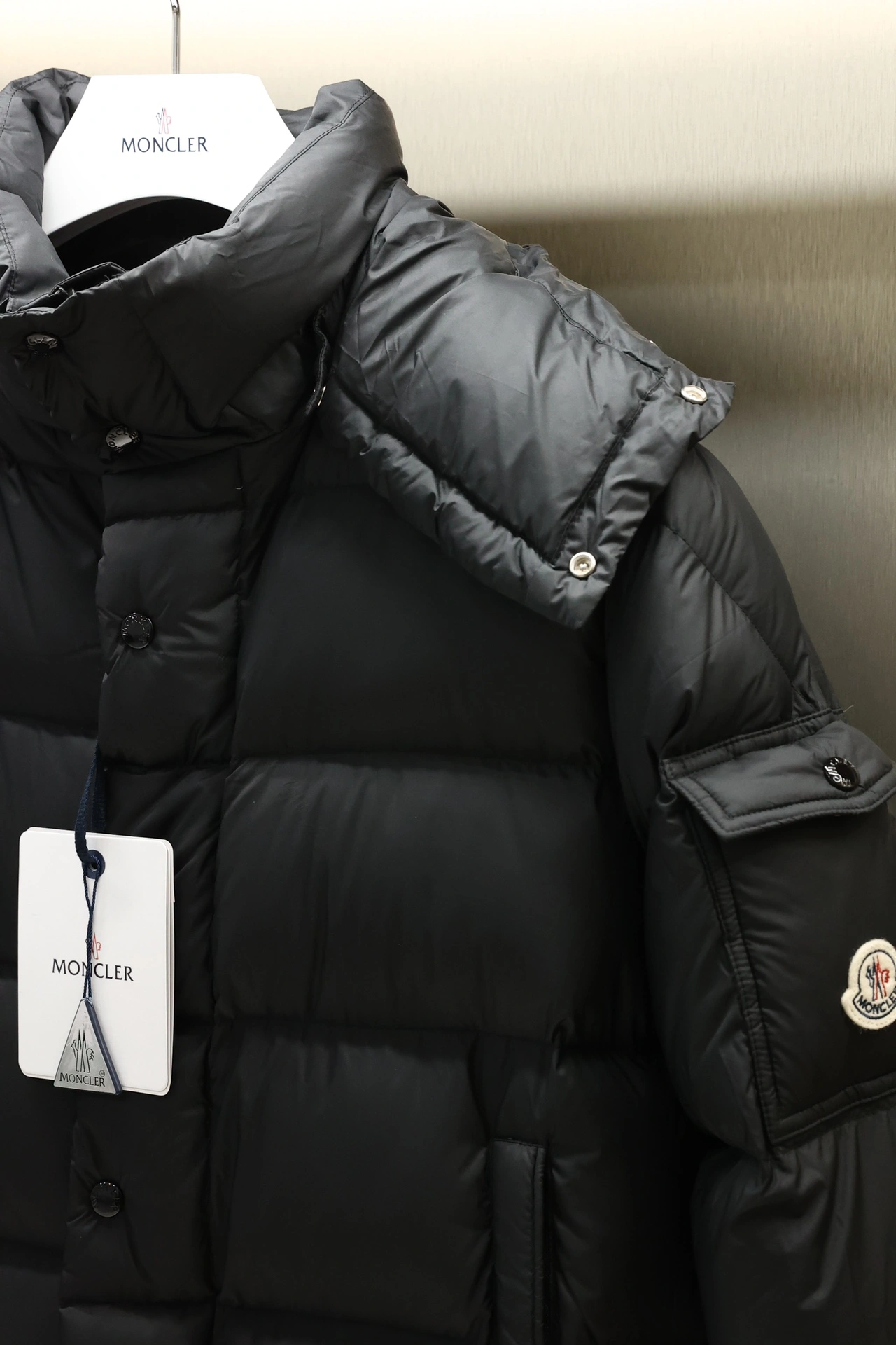 Moncler Down Jackets Classic 145902