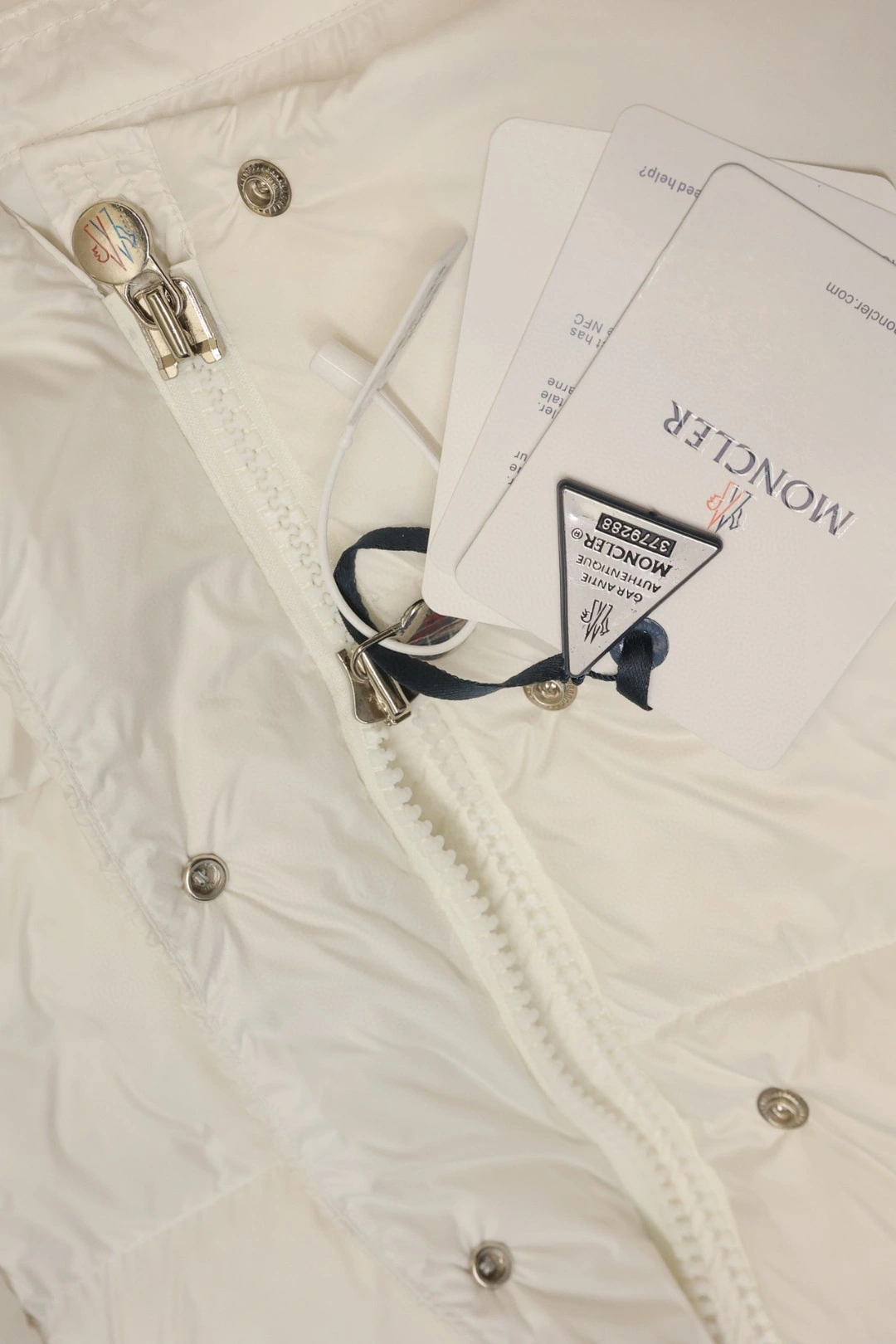 SunProtective Moncler Down Jackets 145929