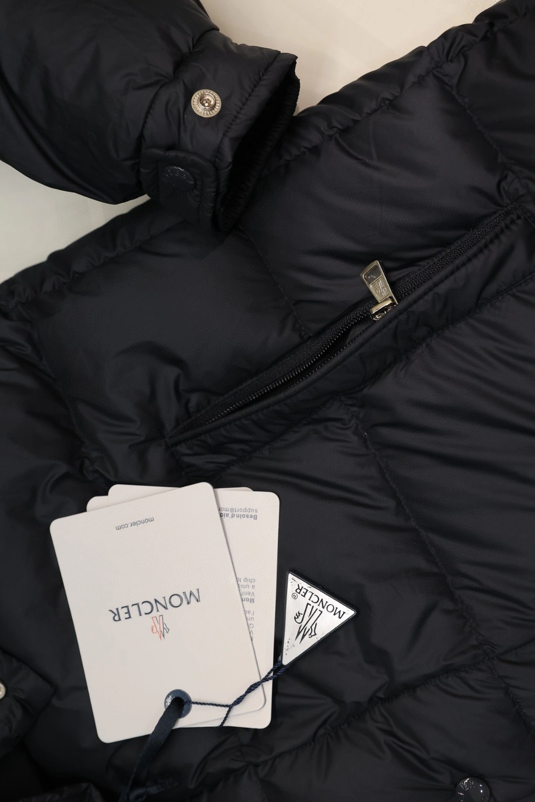 SmoothTexture Moncler Down Jackets 145913