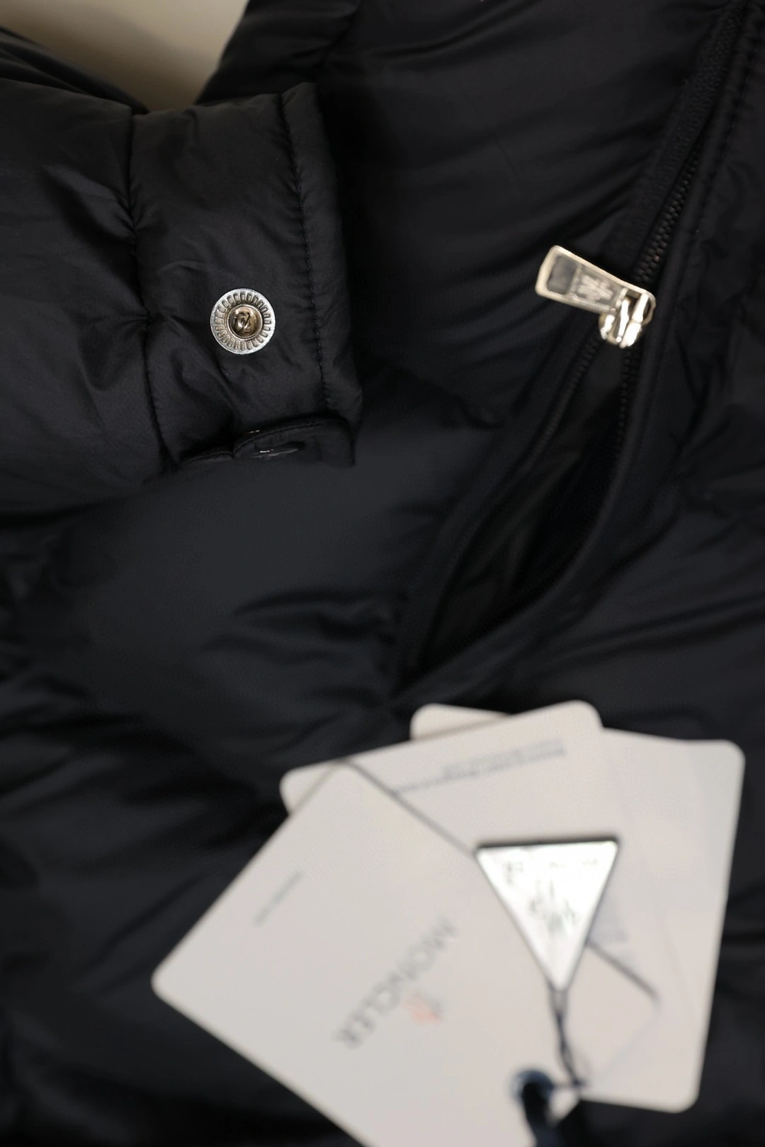 SmoothTexture Moncler Down Jackets 145913