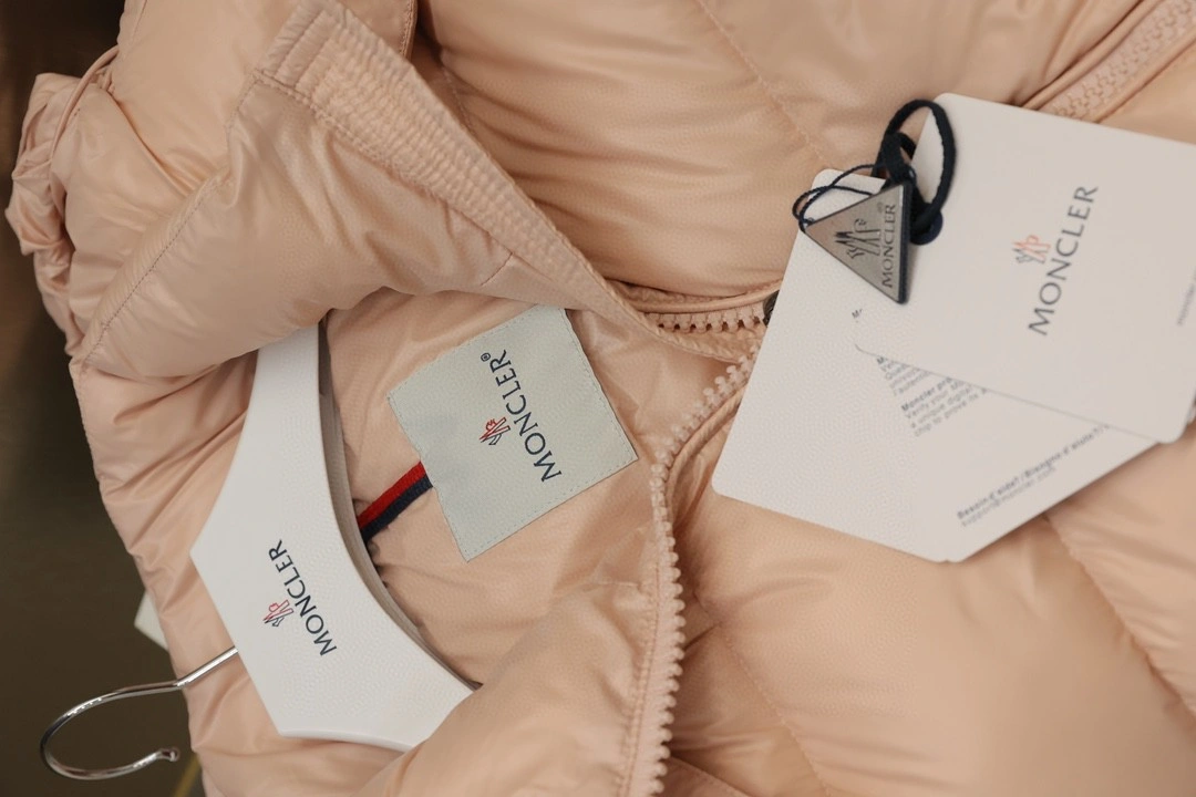 Moncler Down Jackets Comfortable 145927