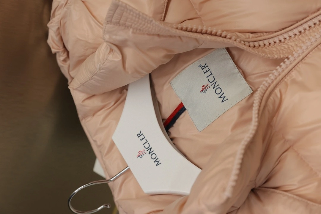 Moncler Down Jackets Comfortable 145927