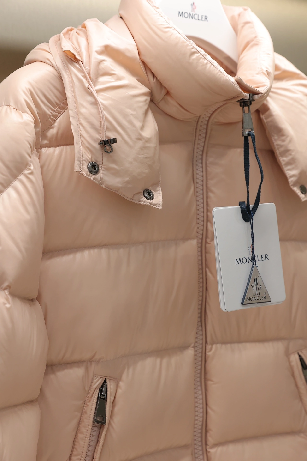 Moncler Down Jackets Comfortable 145927