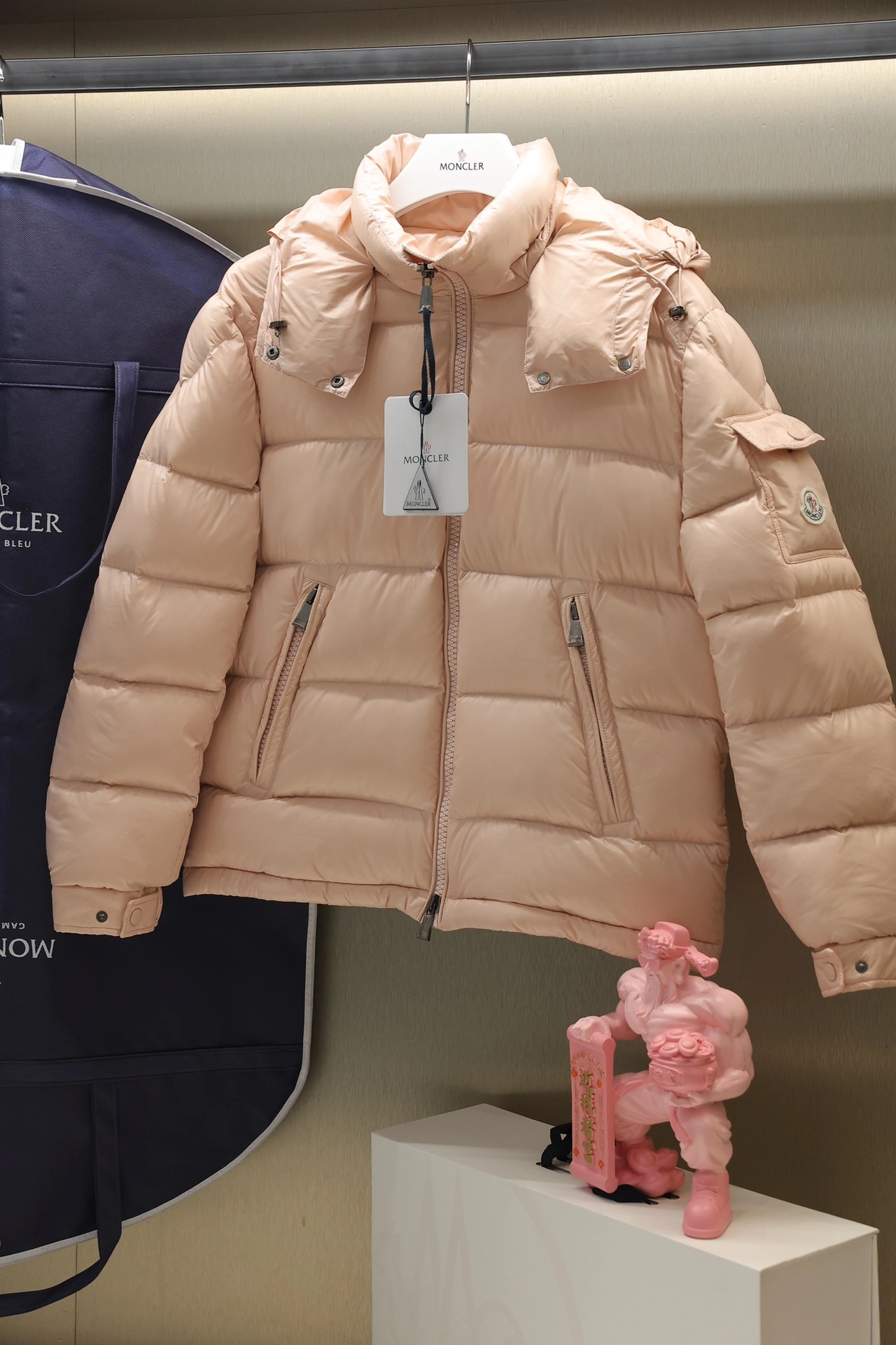 Moncler Down Jackets Comfortable 145927
