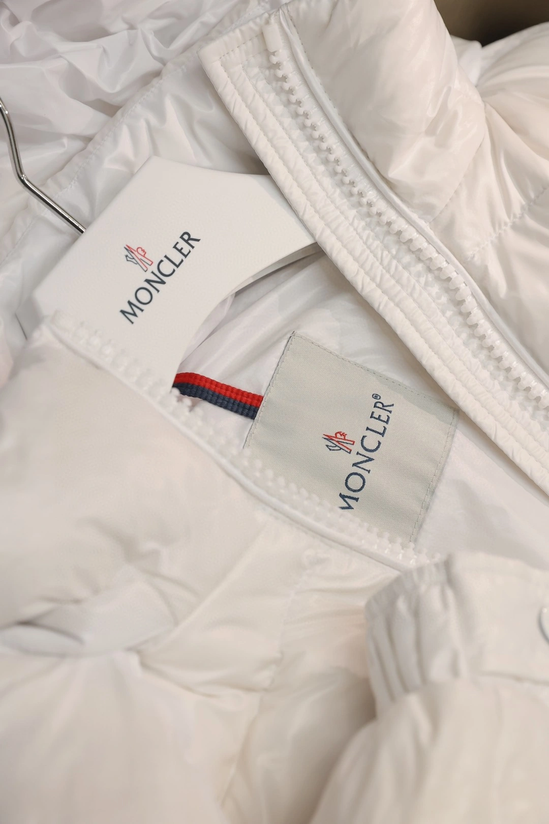 Moncler Down Jackets Contemporary 145930