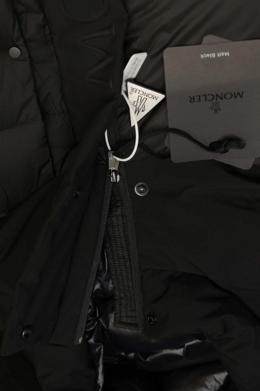 Trendsetting Moncler Down Jackets 145928