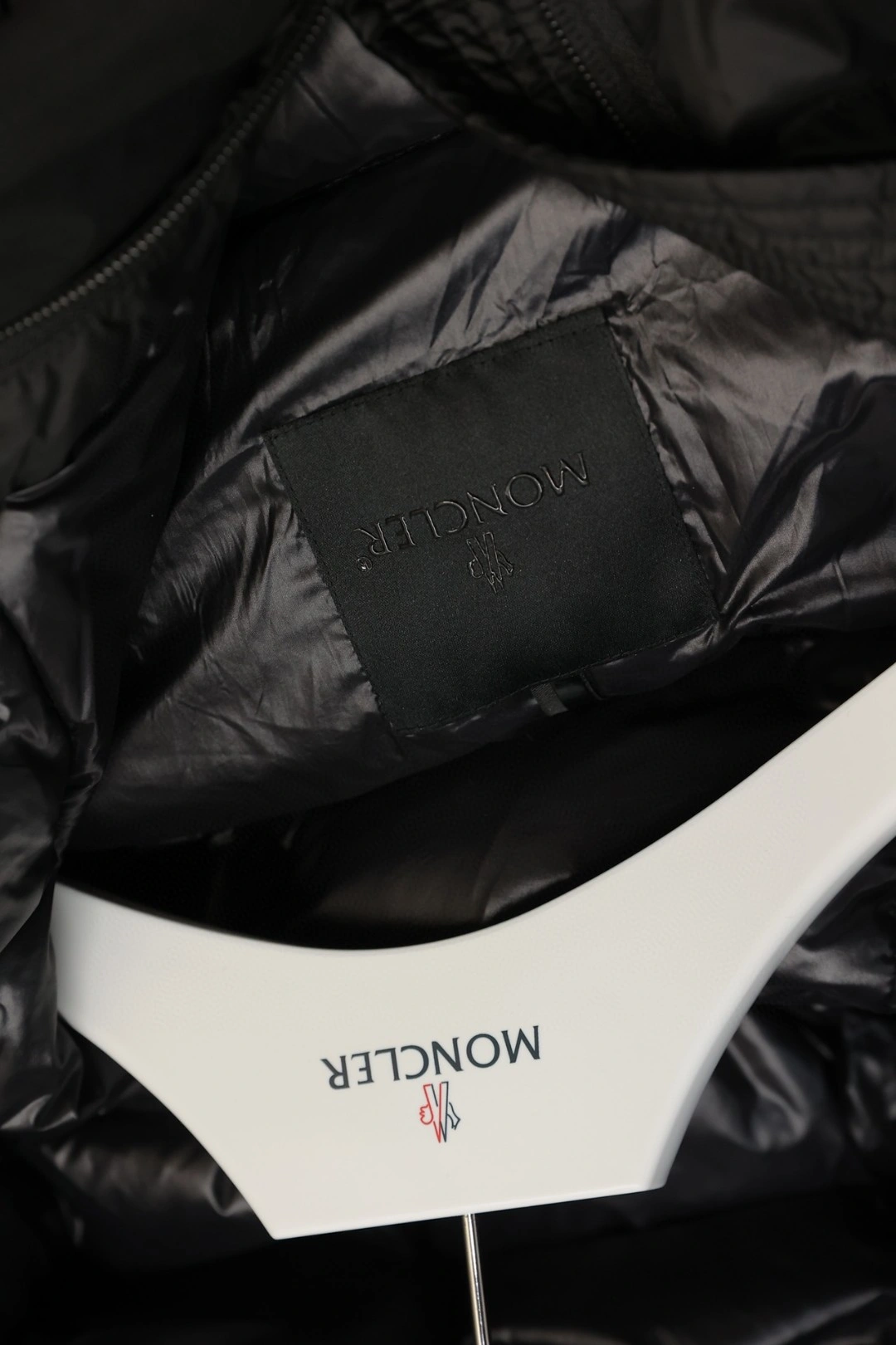Trendsetting Moncler Down Jackets 145928