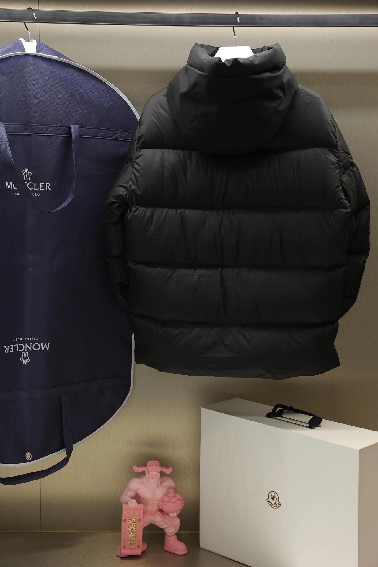 Trendsetting Moncler Down Jackets 145928