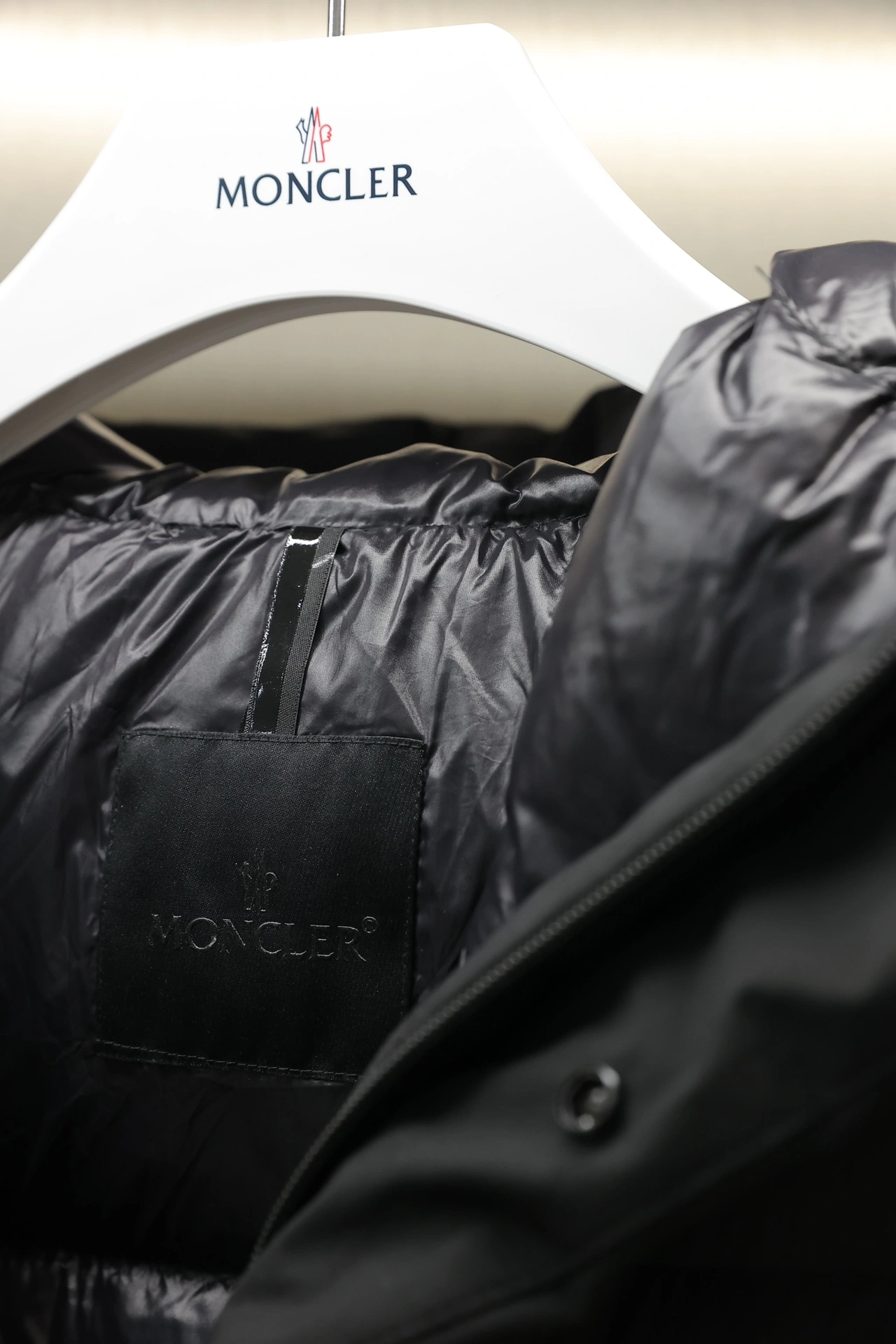 Trendsetting Moncler Down Jackets 145928