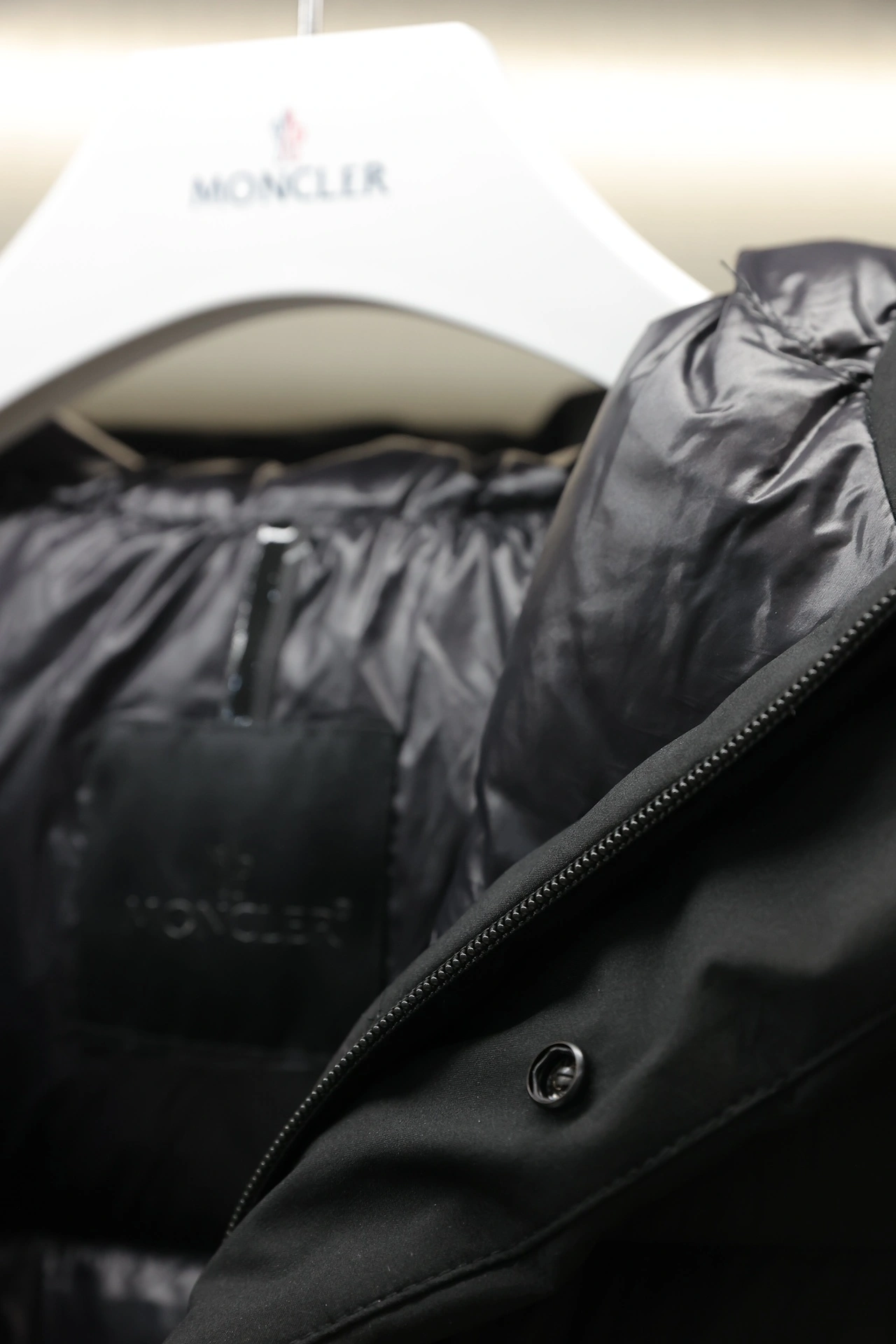Trendsetting Moncler Down Jackets 145928