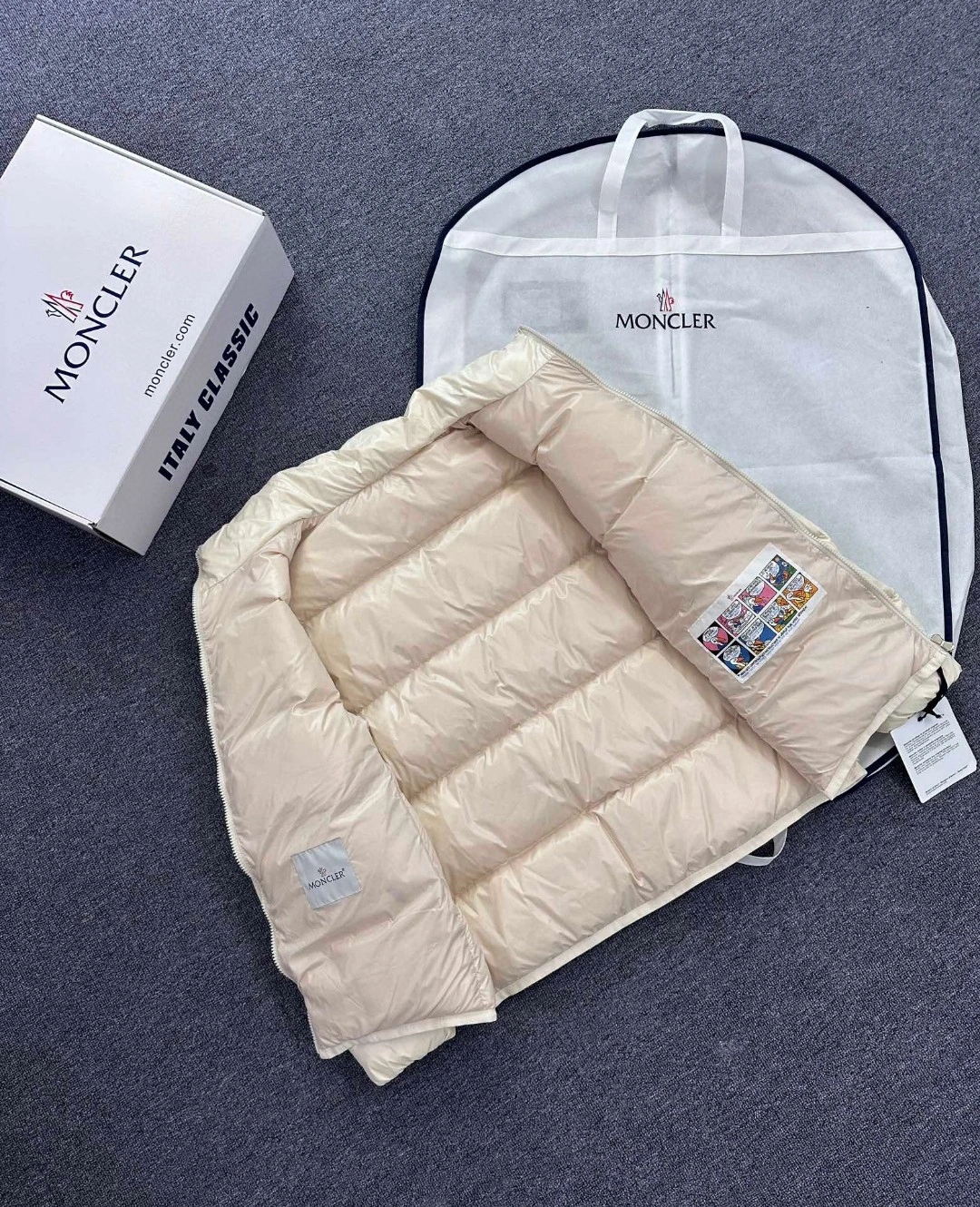 Moncler Down Jackets FlexibleFit 145897