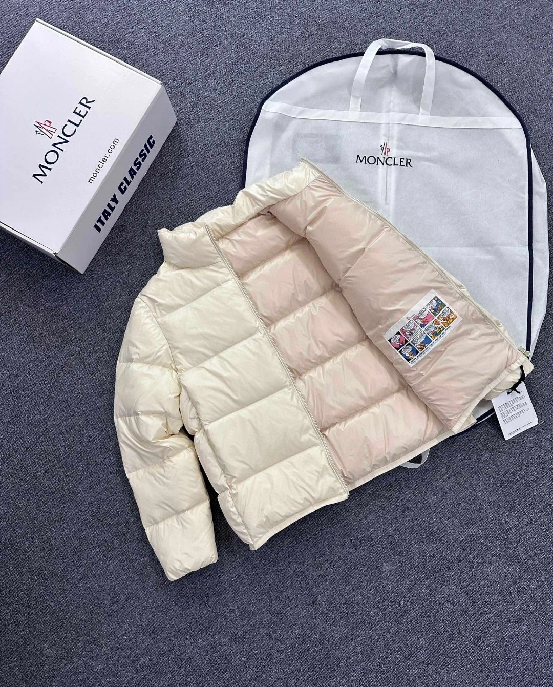 Moncler Down Jackets FlexibleFit 145897