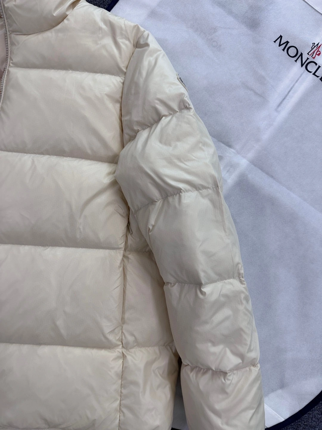 Moncler Down Jackets FlexibleFit 145897