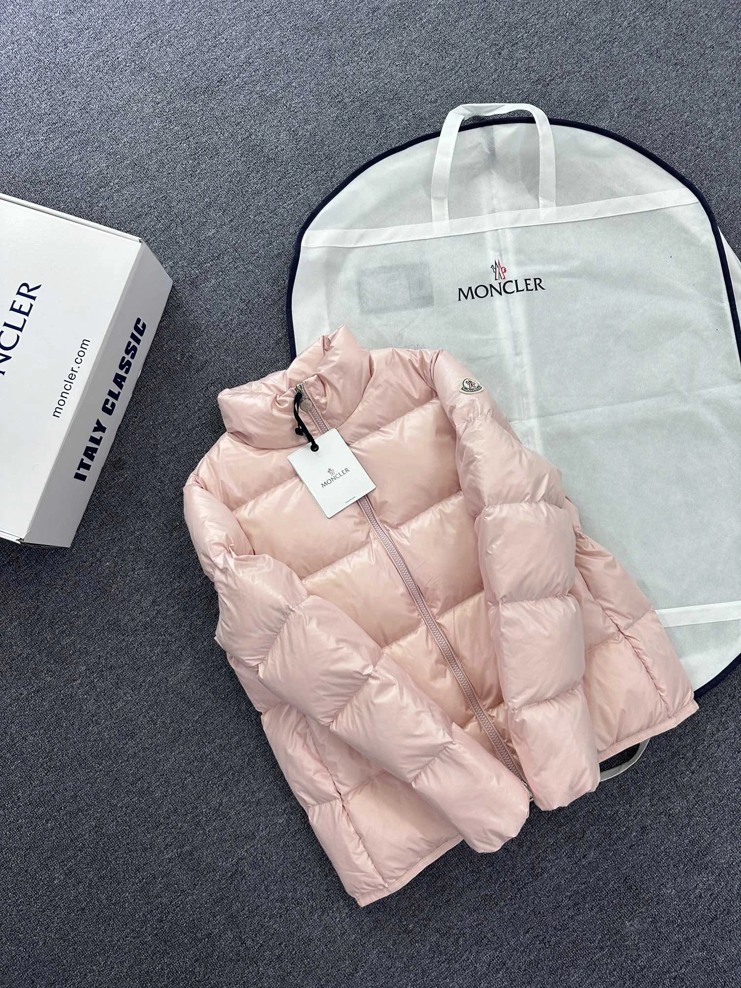 Moncler Down Jackets FastDry 145896