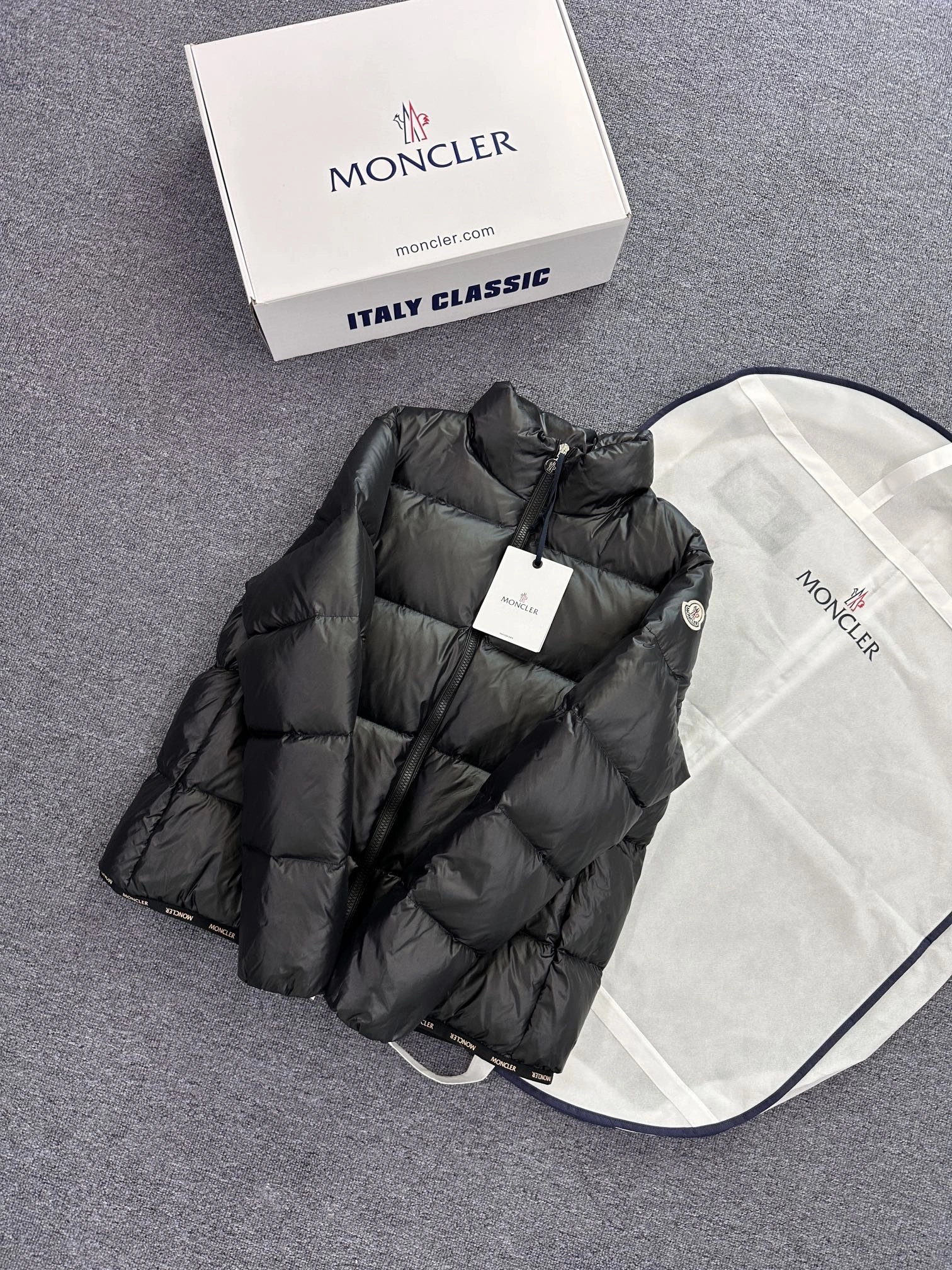 Casual Moncler Down Jackets 145894