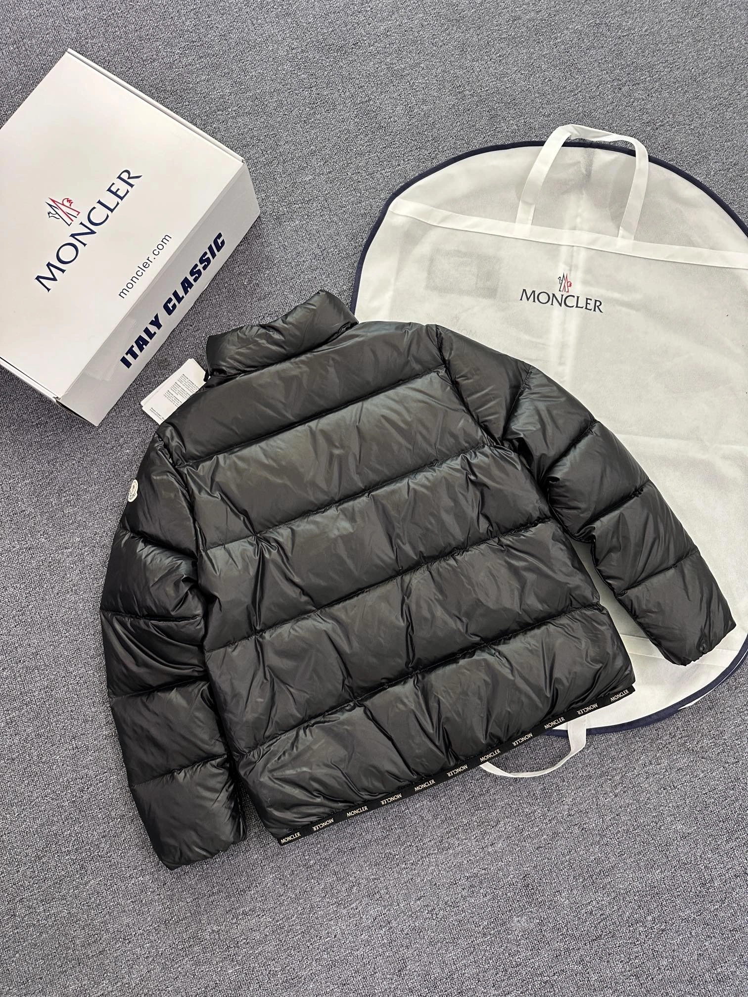Casual Moncler Down Jackets 145894
