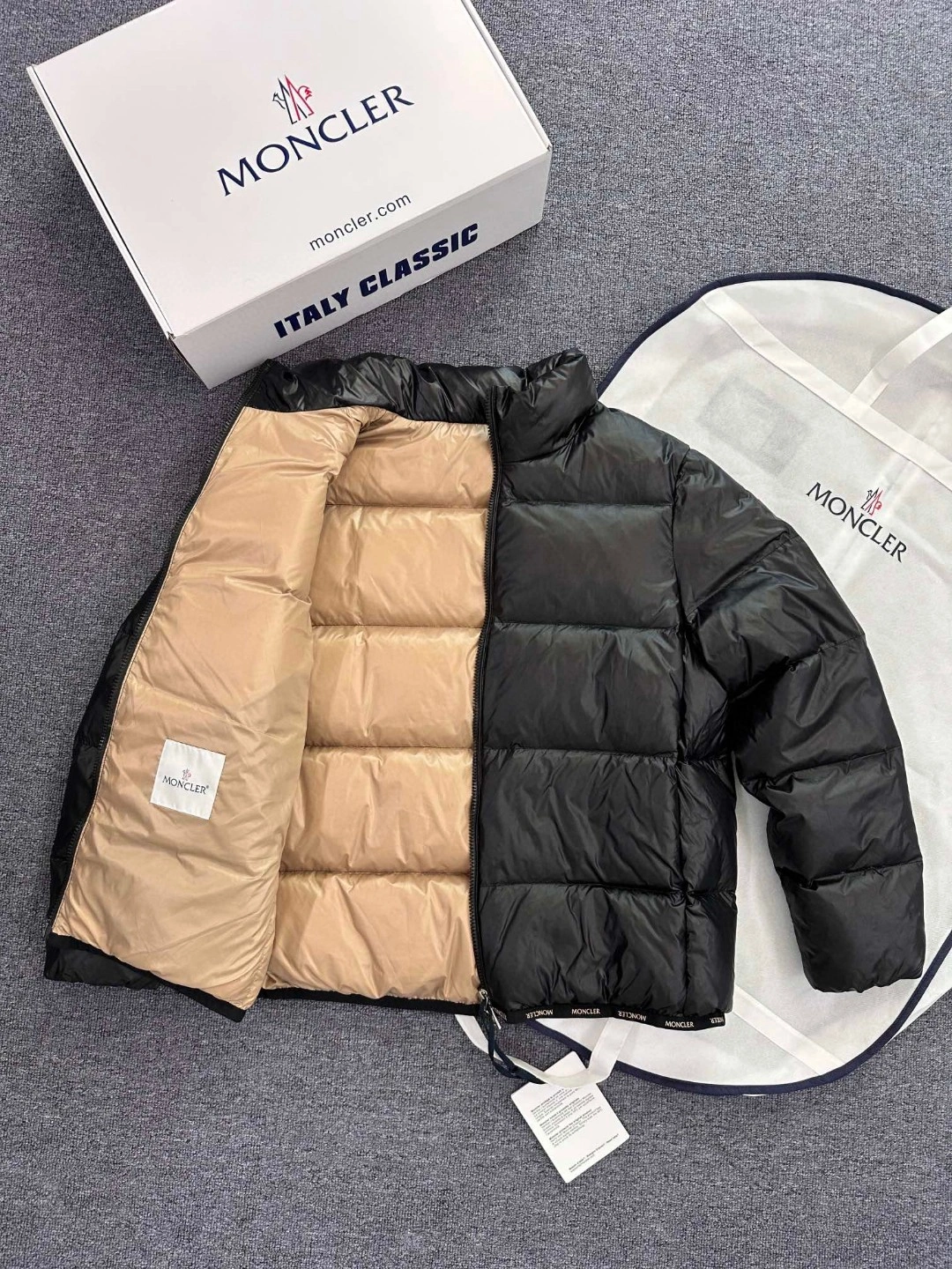 Casual Moncler Down Jackets 145894
