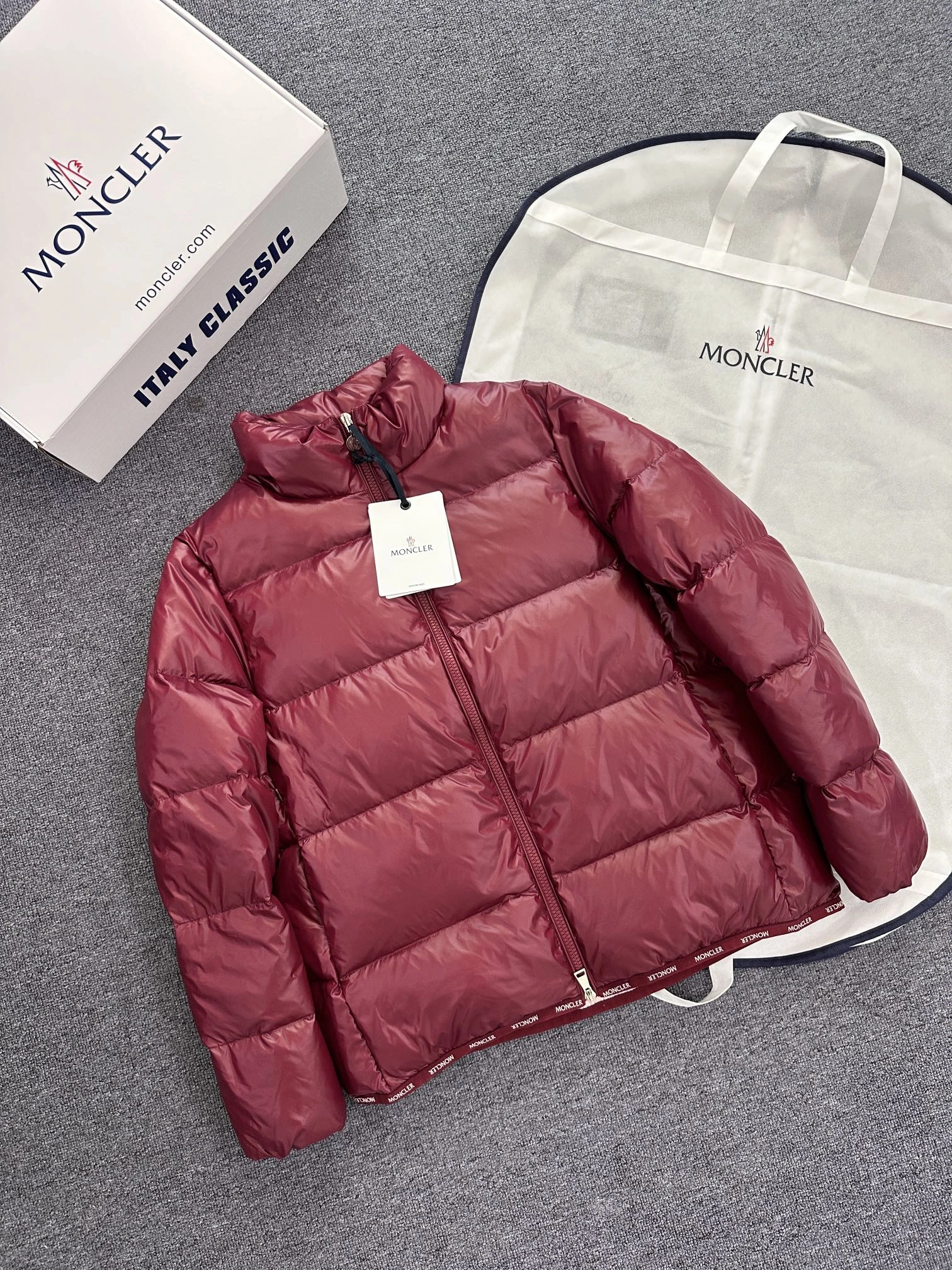 Moncler Down Jackets Unisex 145892