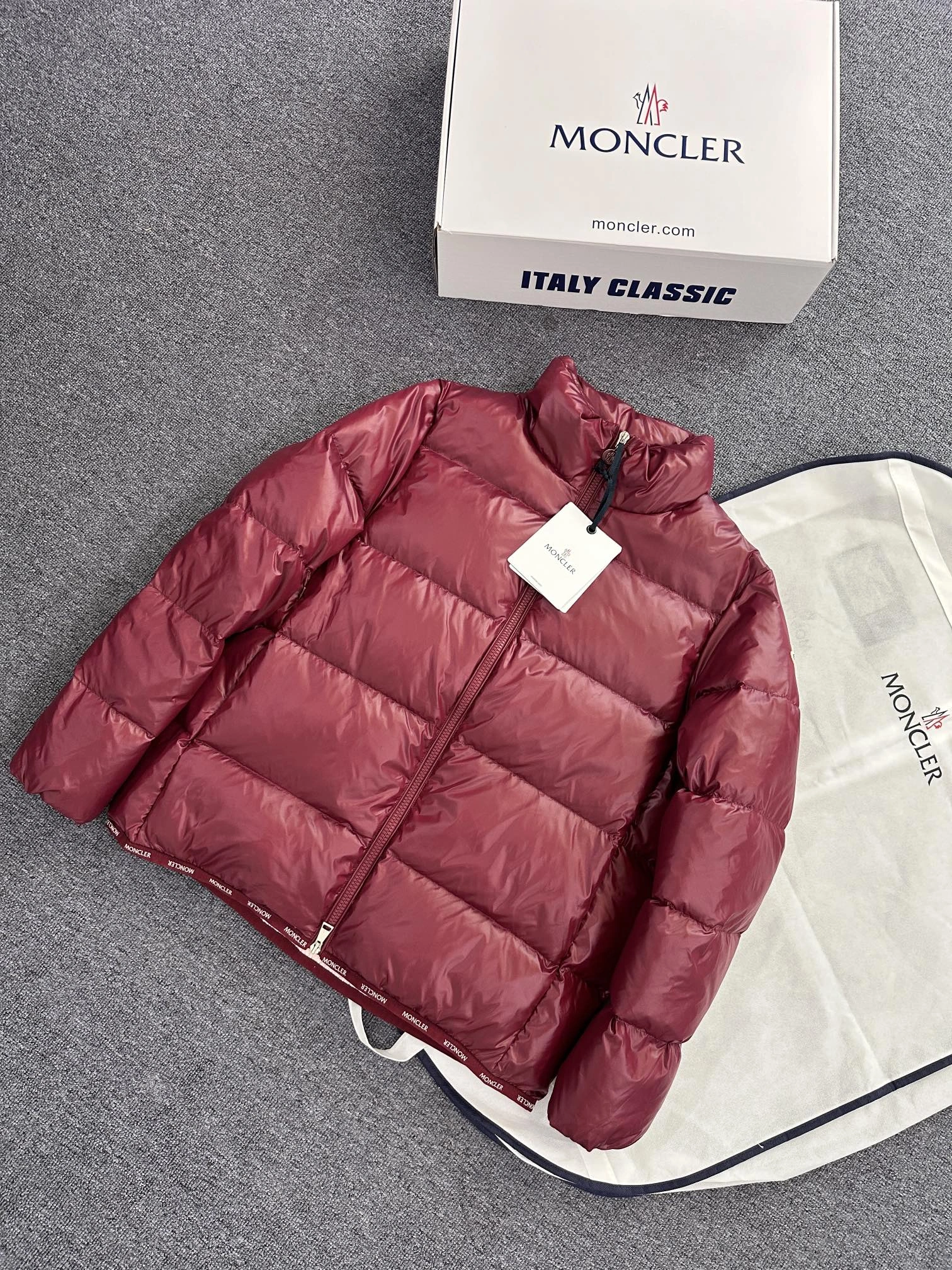 Moncler Down Jackets Unisex 145892