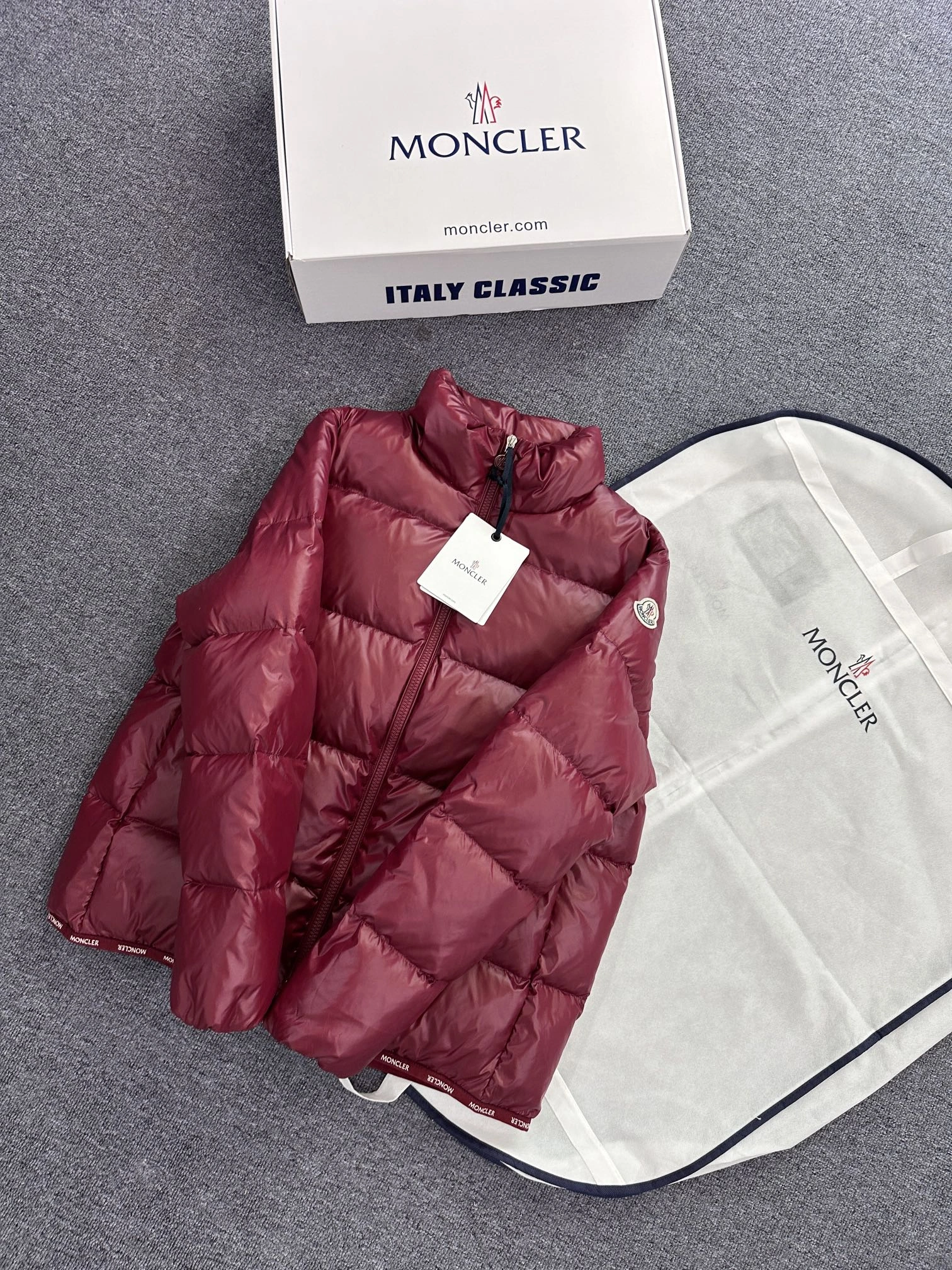 Moncler Down Jackets Unisex 145892