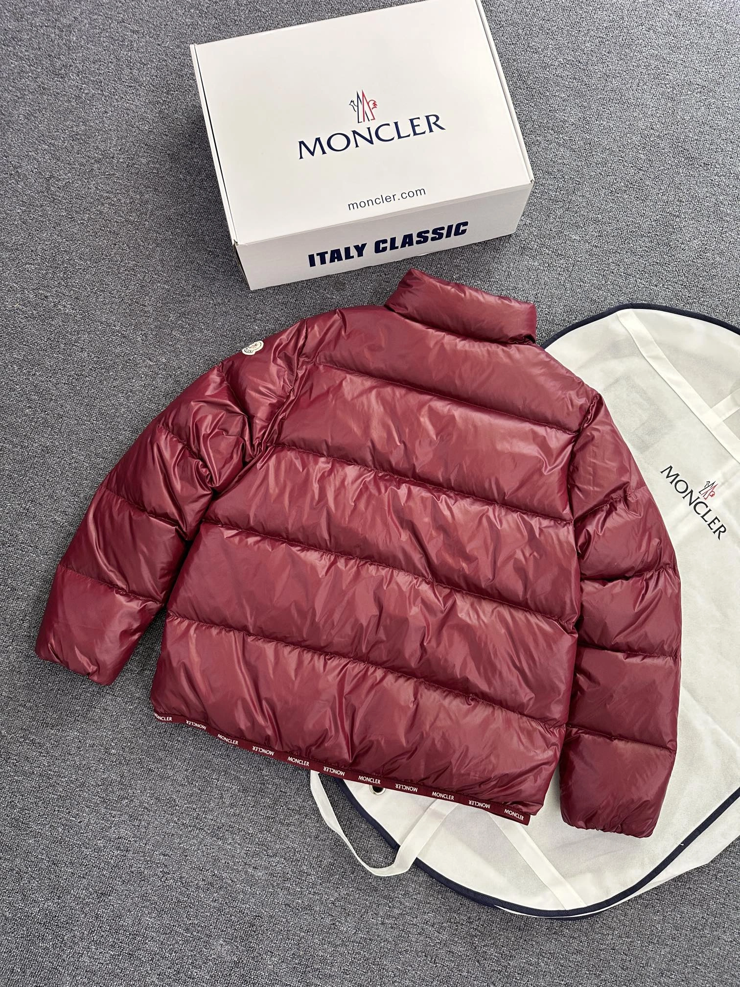 Moncler Down Jackets Unisex 145892